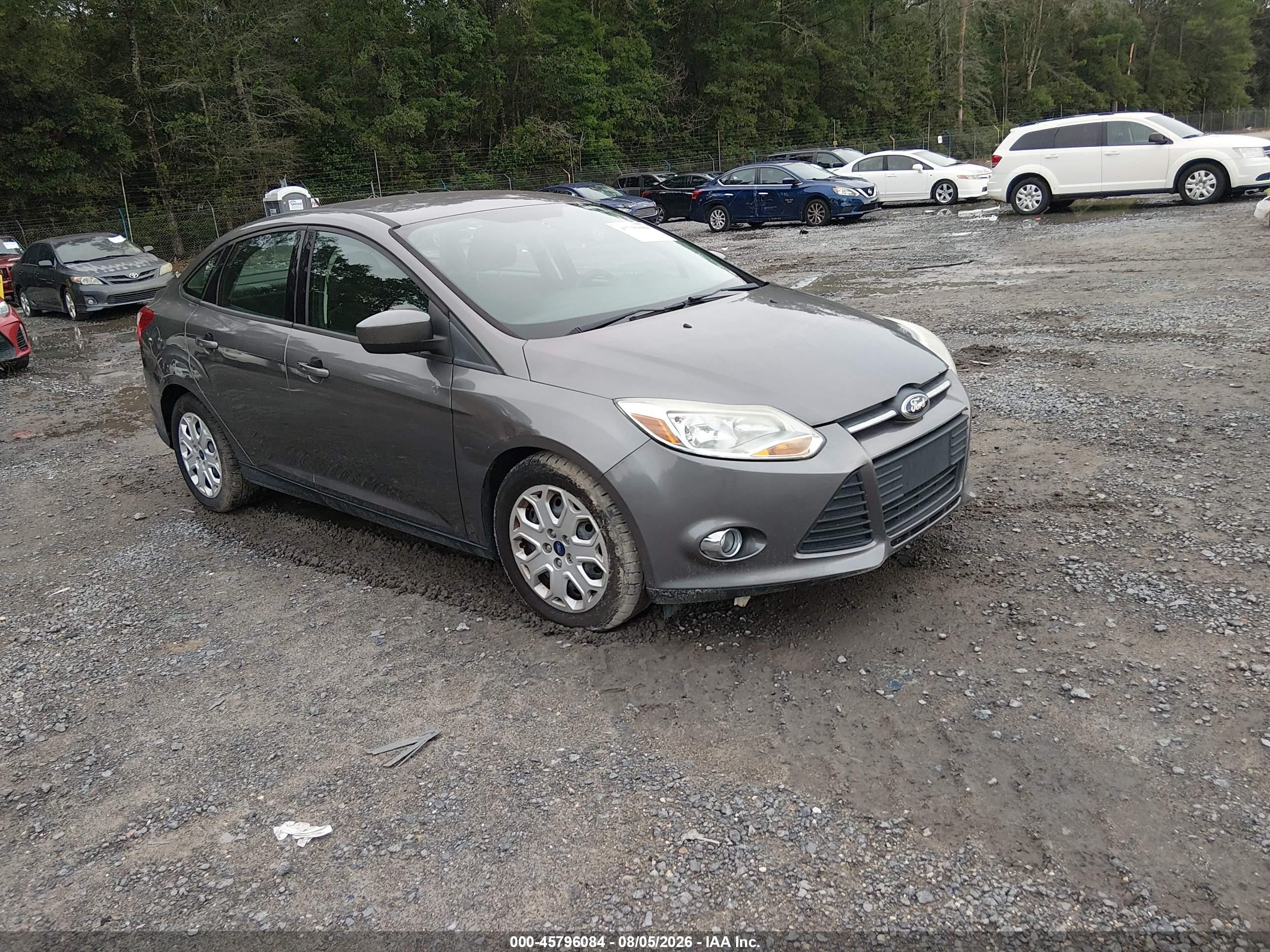 2012 Ford Focus SE, VIN 1FAHP3F25CL478500 — Normal wear