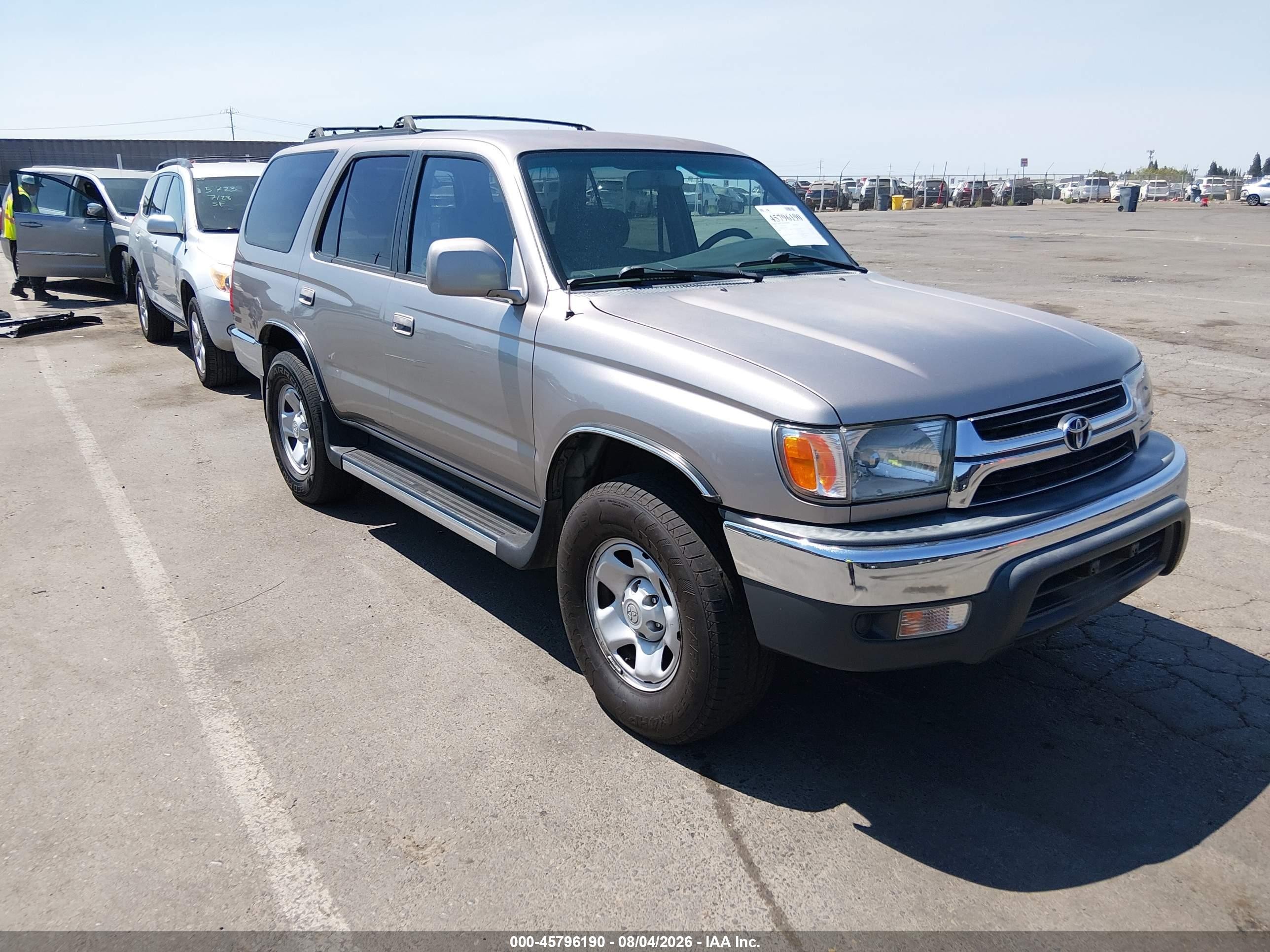 2001 Toyota 4Runner SR5, VIN JT3GN86R210183542 — Бок