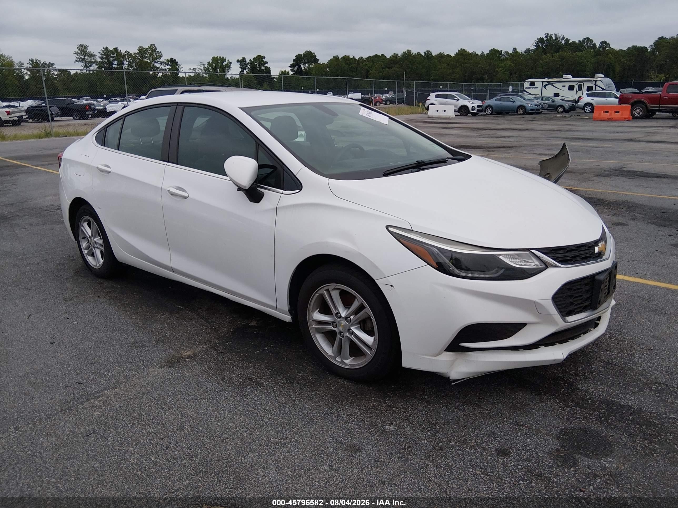 2018 Chevrolet Cruze LT, VIN 1G1BE5SM7J7231874 — Normal wear