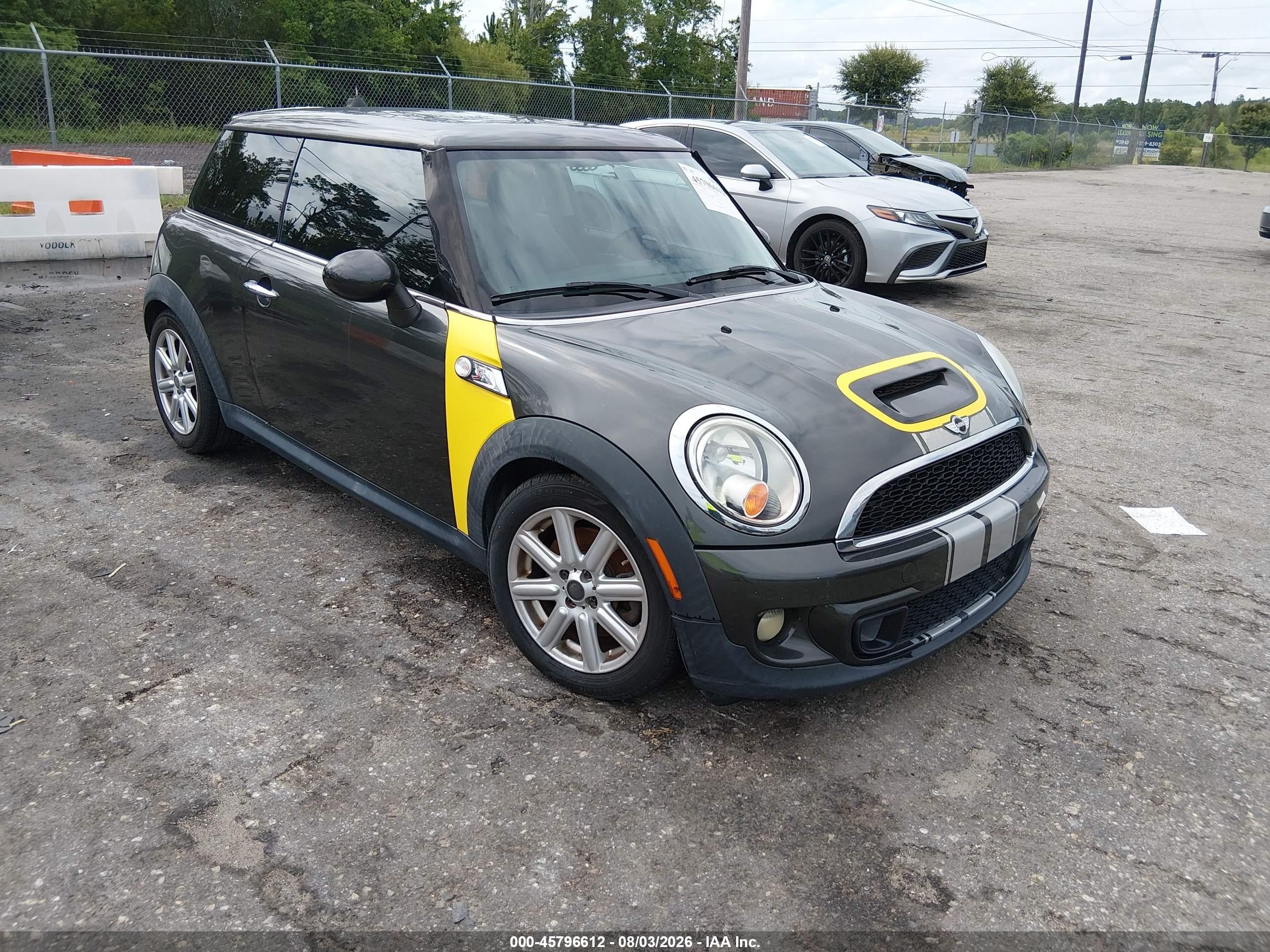 2013 MINI Hardtop S, VIN WMWSV3C55DT394051 — Normal wear