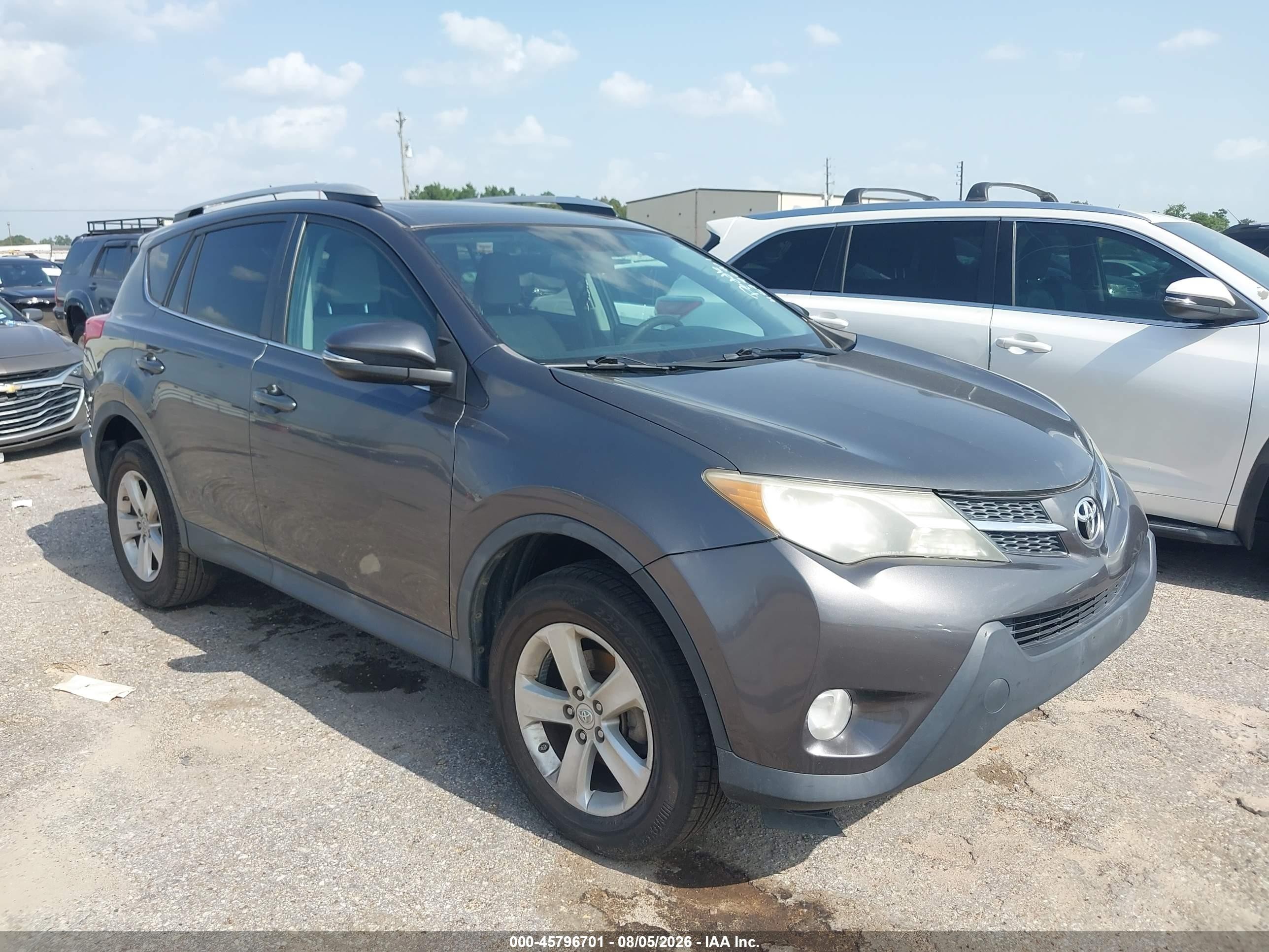 2014 Toyota RAV4 XLE, VIN 2T3WFREV1EW097844 — Normal wear