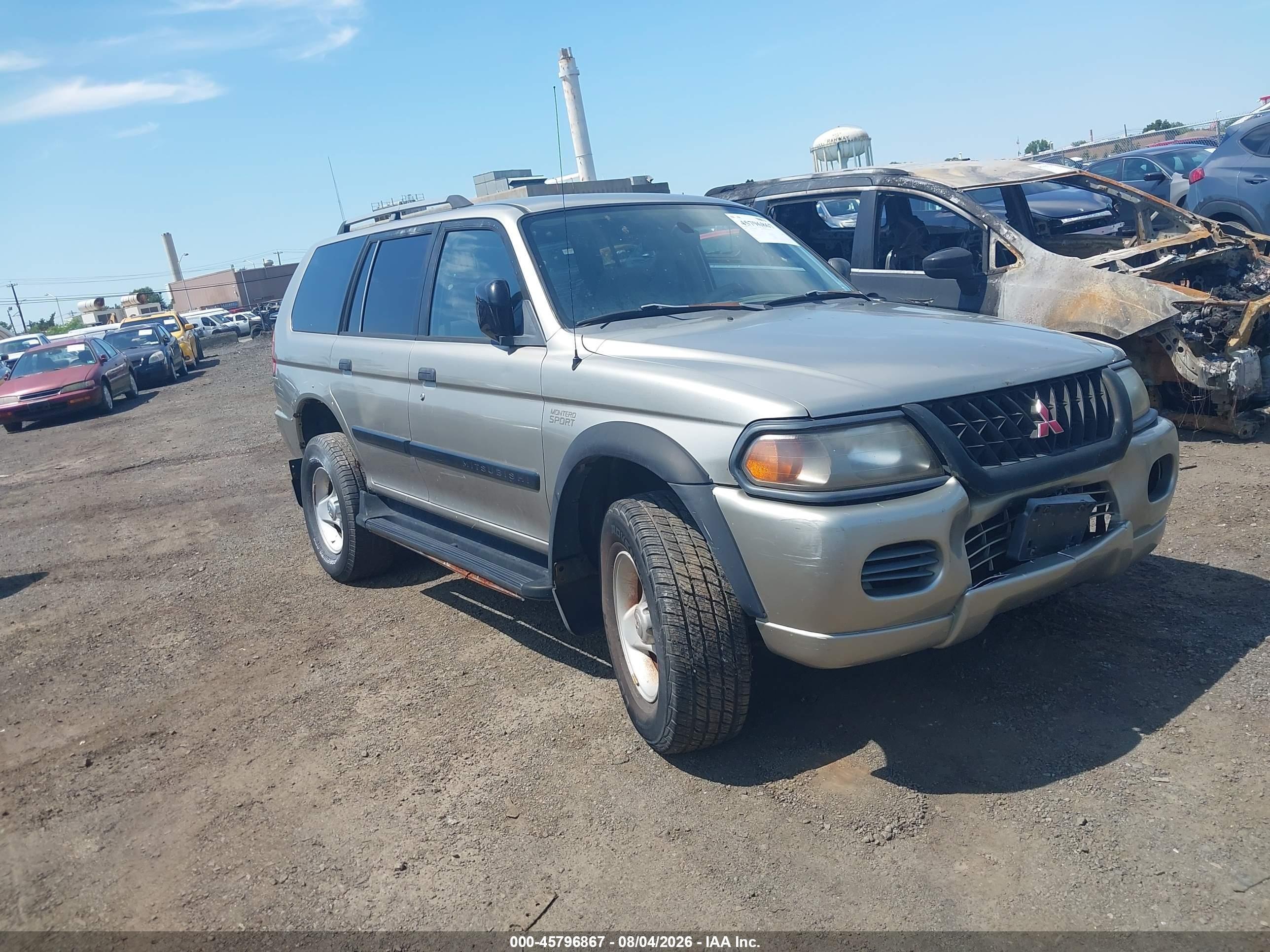 2001 Mitsubishi Montero Sport ES, VIN JA4LS21H31P041104 — Normal wear