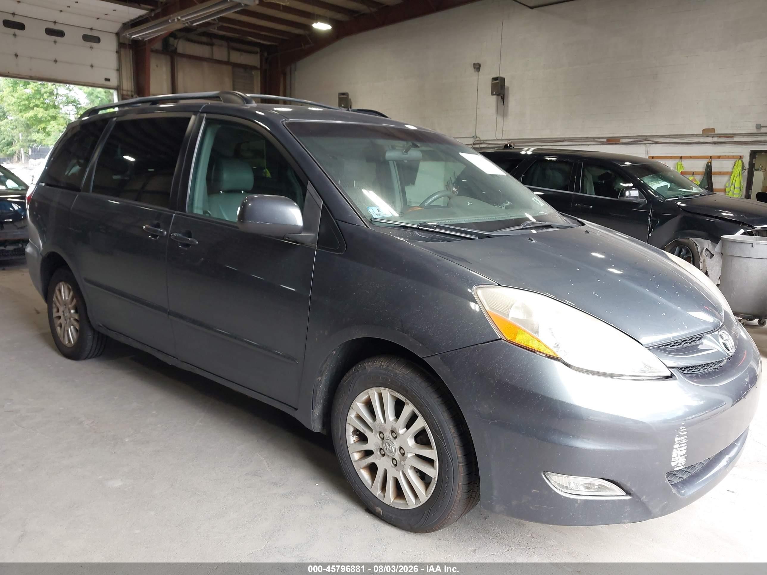 2007 Toyota Sienna XLE Limited, VIN 5TDBK22CX7S004389 — Normal wear