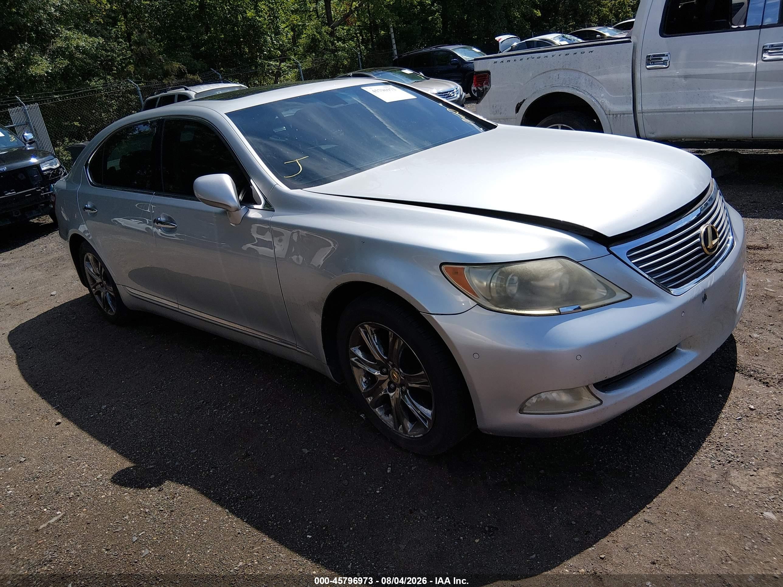 2007 Lexus LS 460 L, VIN JTHGL46F275011070 — Normal wear