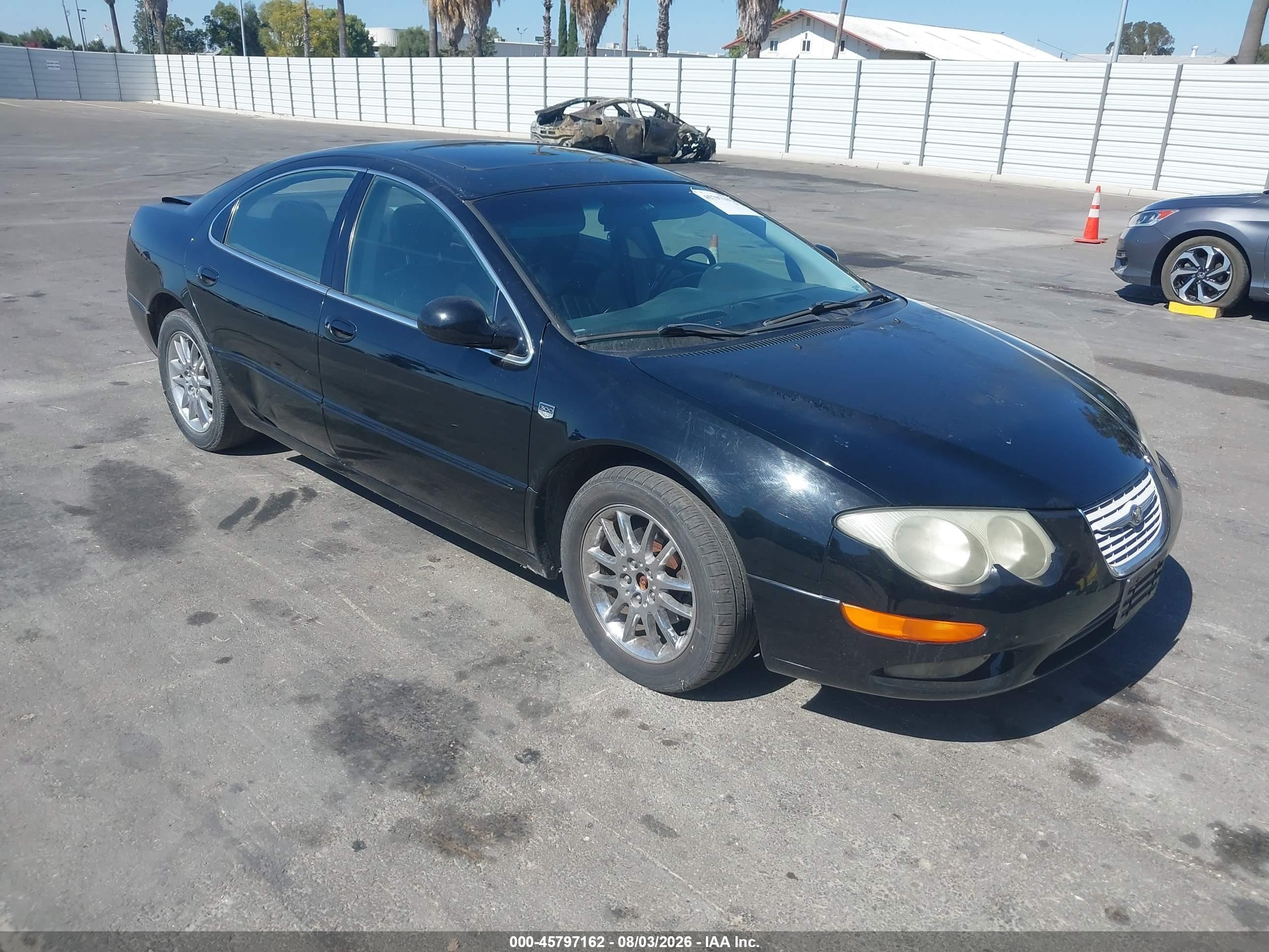 2001 Chrysler 300M M, VIN 2C3AE66G41H677535 — Бок
