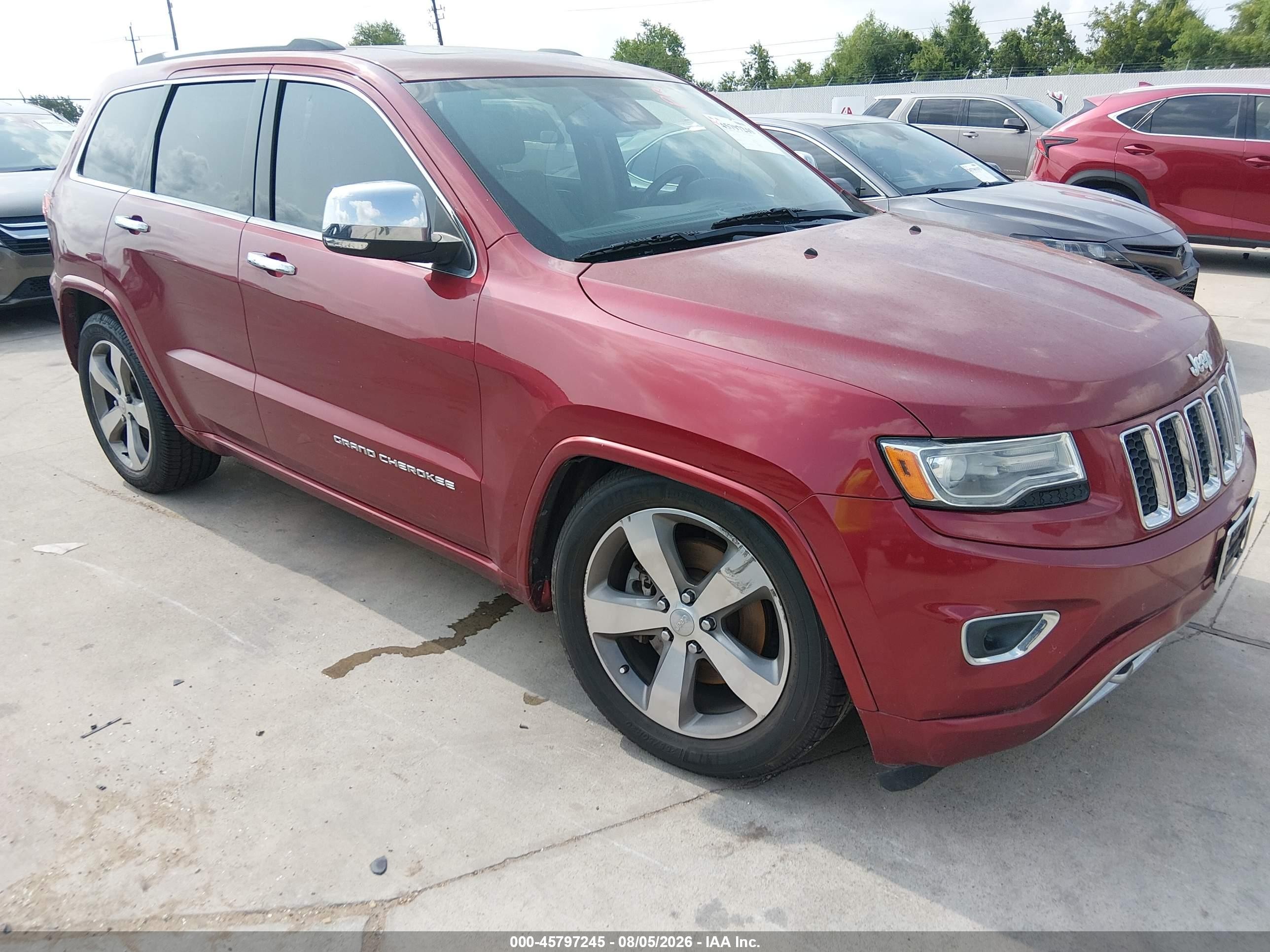 2014 Jeep Grand Cherokee Overland, VIN 1C4RJFCM9EC324172 — Undercarriage