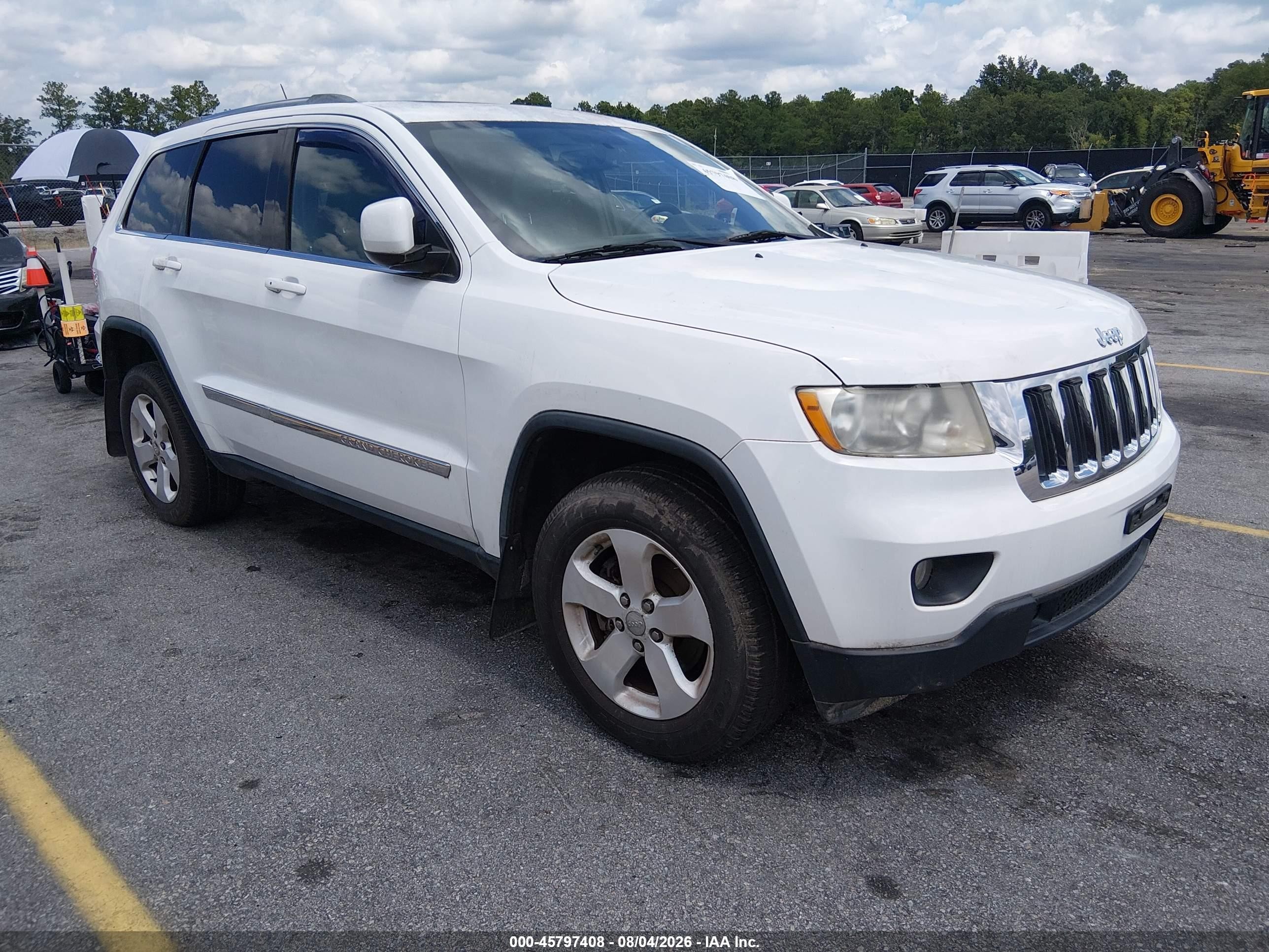 2013 Jeep Grand Cherokee Laredo, VIN 1C4RJFAGXDC532735 — Normal wear