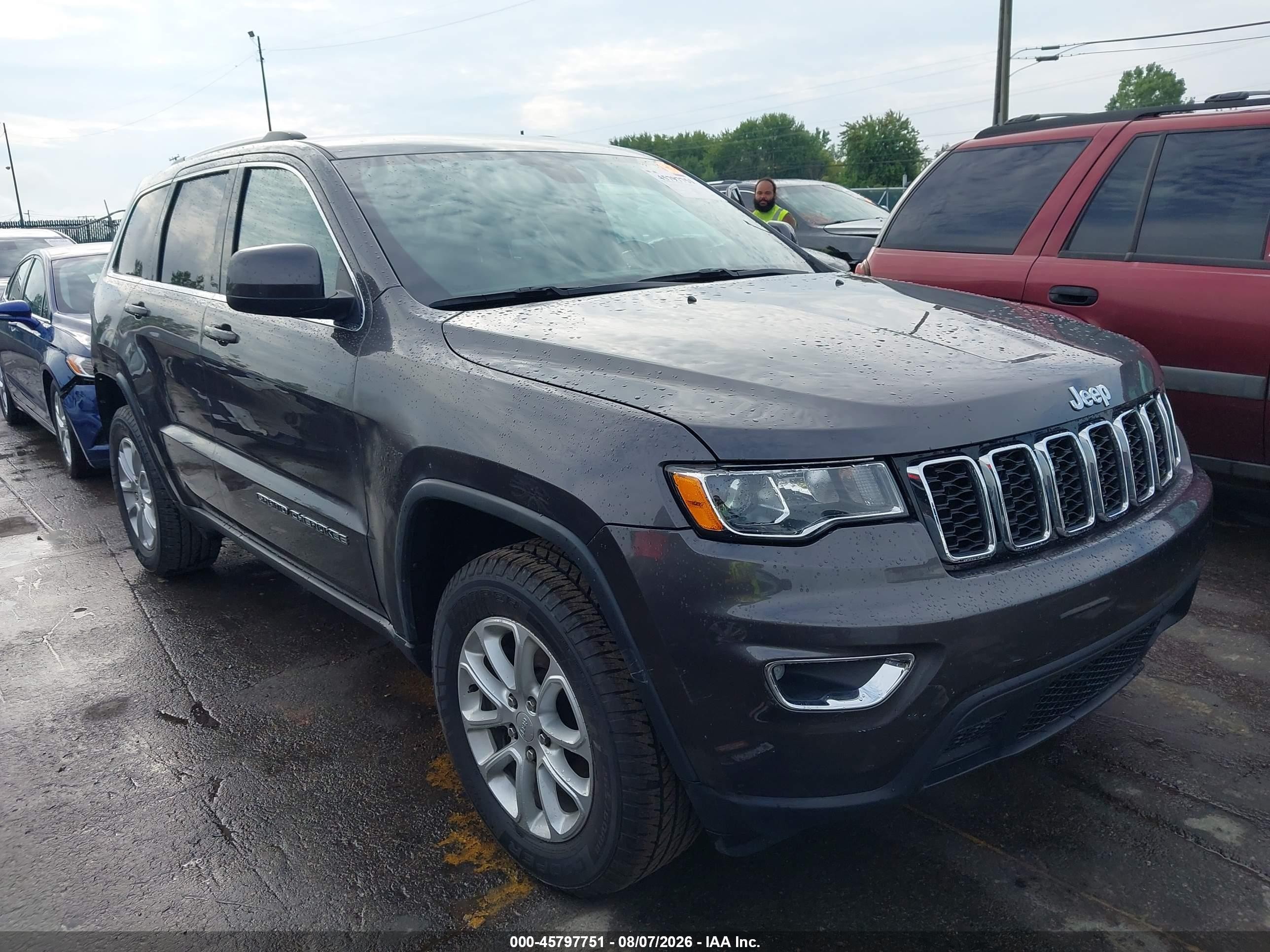 2021 Jeep Grand Cherokee Laredo X, VIN 1C4RJFAGXMC526255 — Rear end