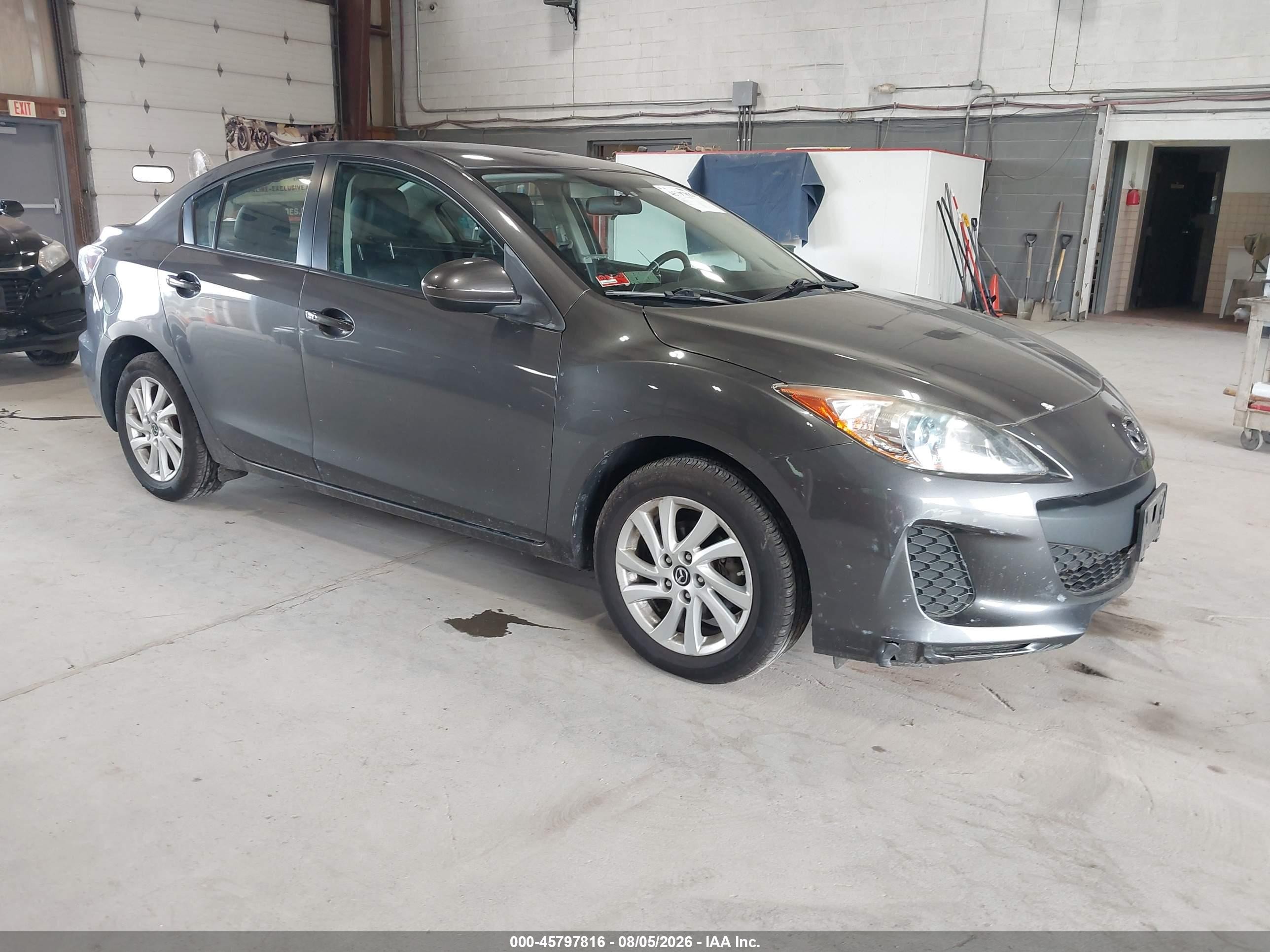 2013 Mazda 3 i Grand Touring, VIN JM1BL1WP0D1823747 — Rear end
