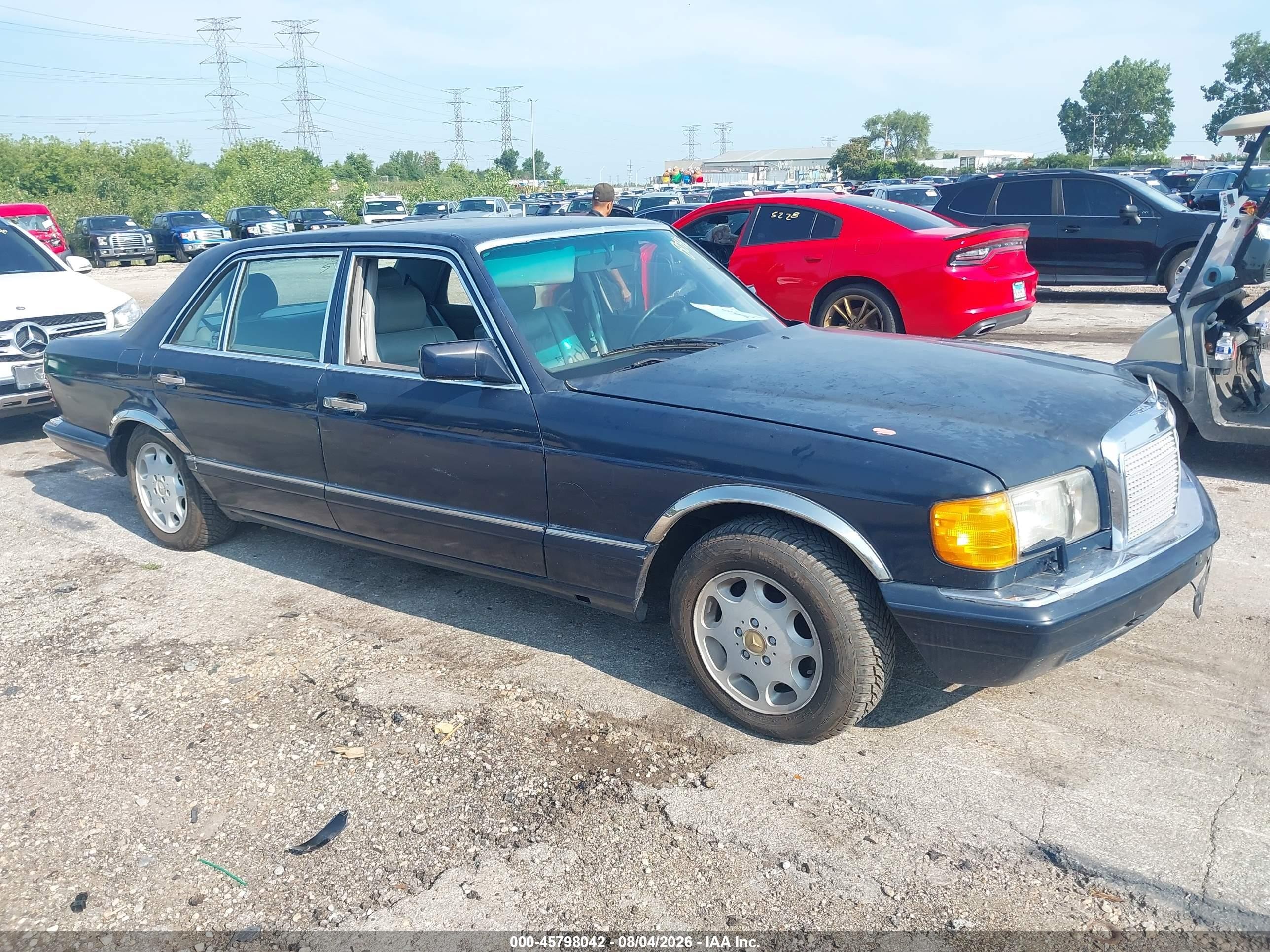 1989 Mercedes-Benz 560, VIN WDBCA39E2KA483044 — Normal wear
