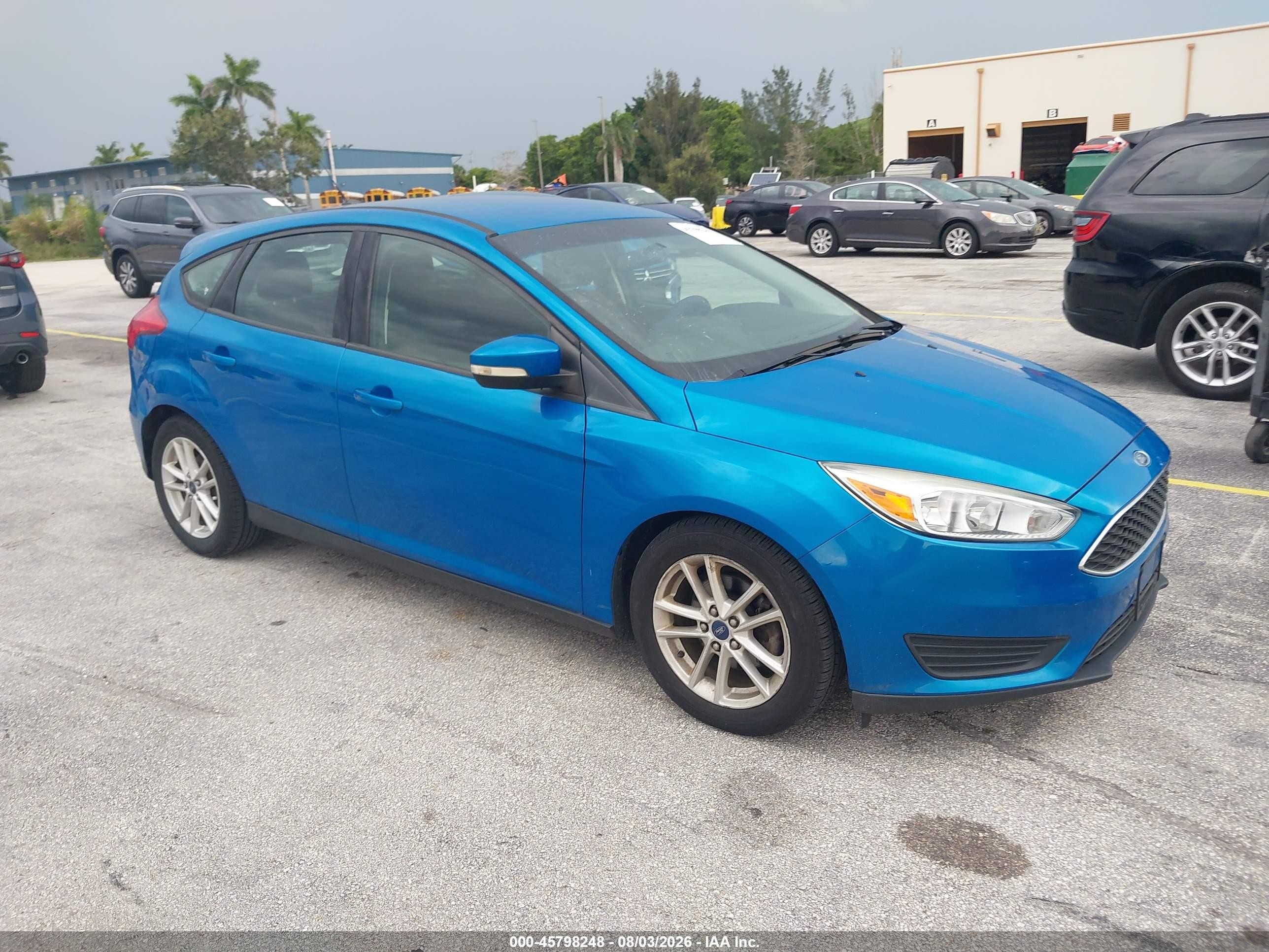 2015 Ford Focus SE, VIN 1FADP3K23FL288316 — Rear end