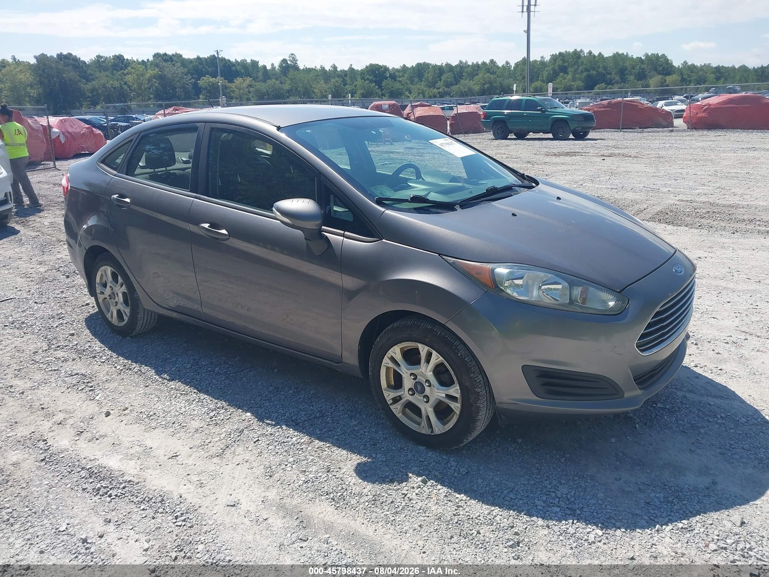 2014 Ford Fiesta SE, VIN 3FADP4BJ2EM182854 — Normal wear