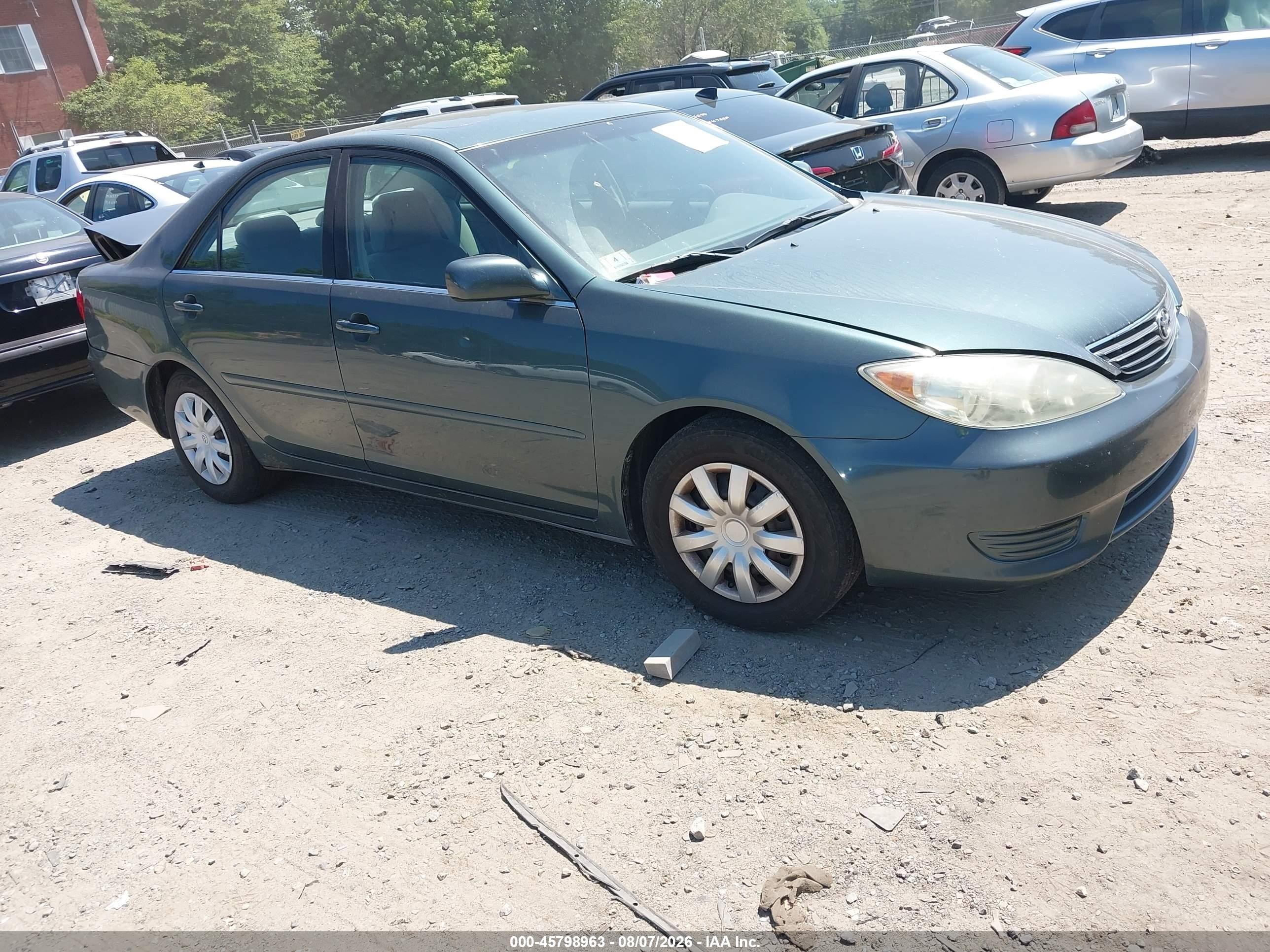 2005 Toyota Camry STD, VIN 4T1BE32K75U403611 — Rear end