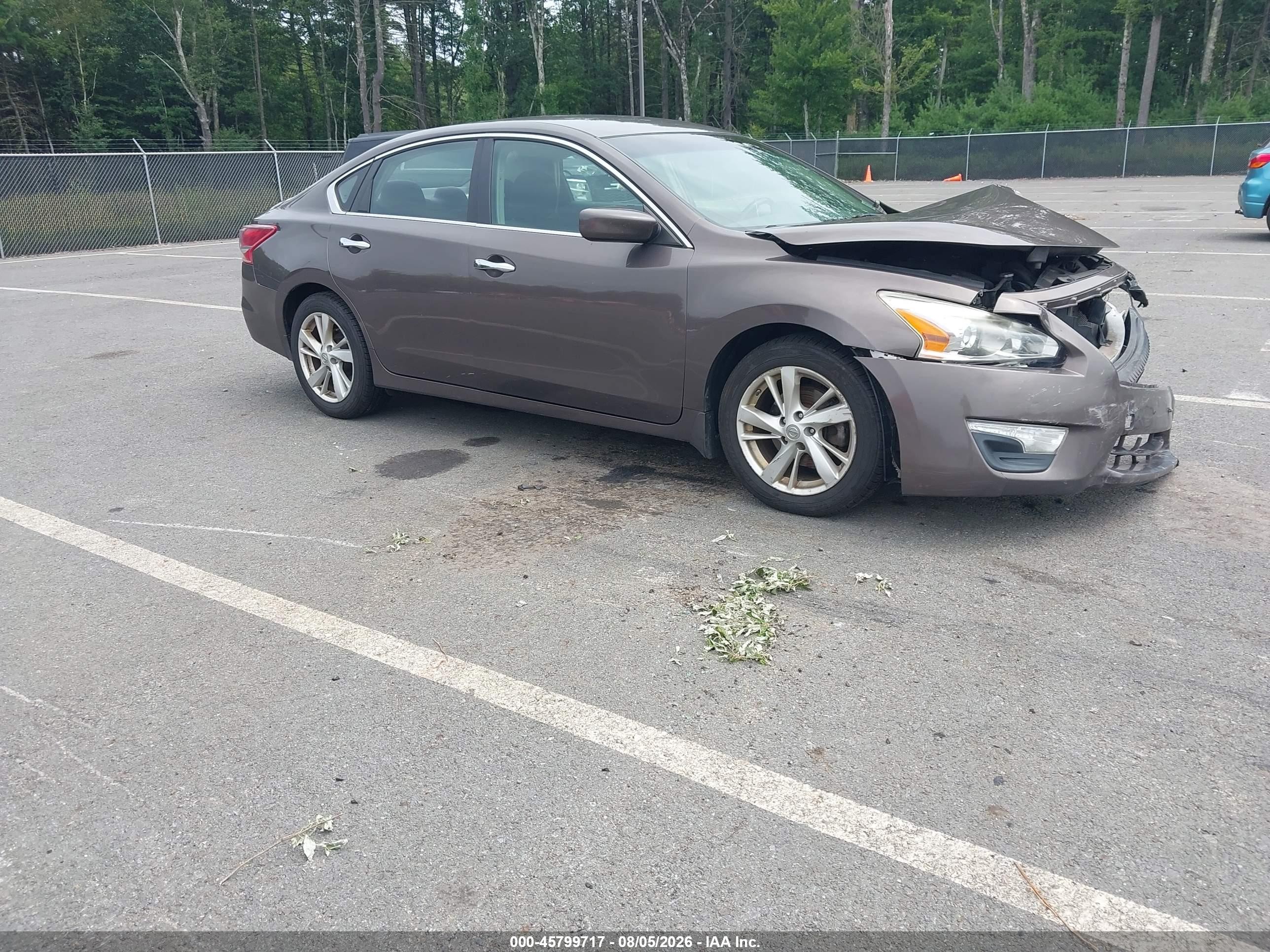 2013 Nissan Altima SV, VIN 1N4AL3AP1DC193519 — Front end