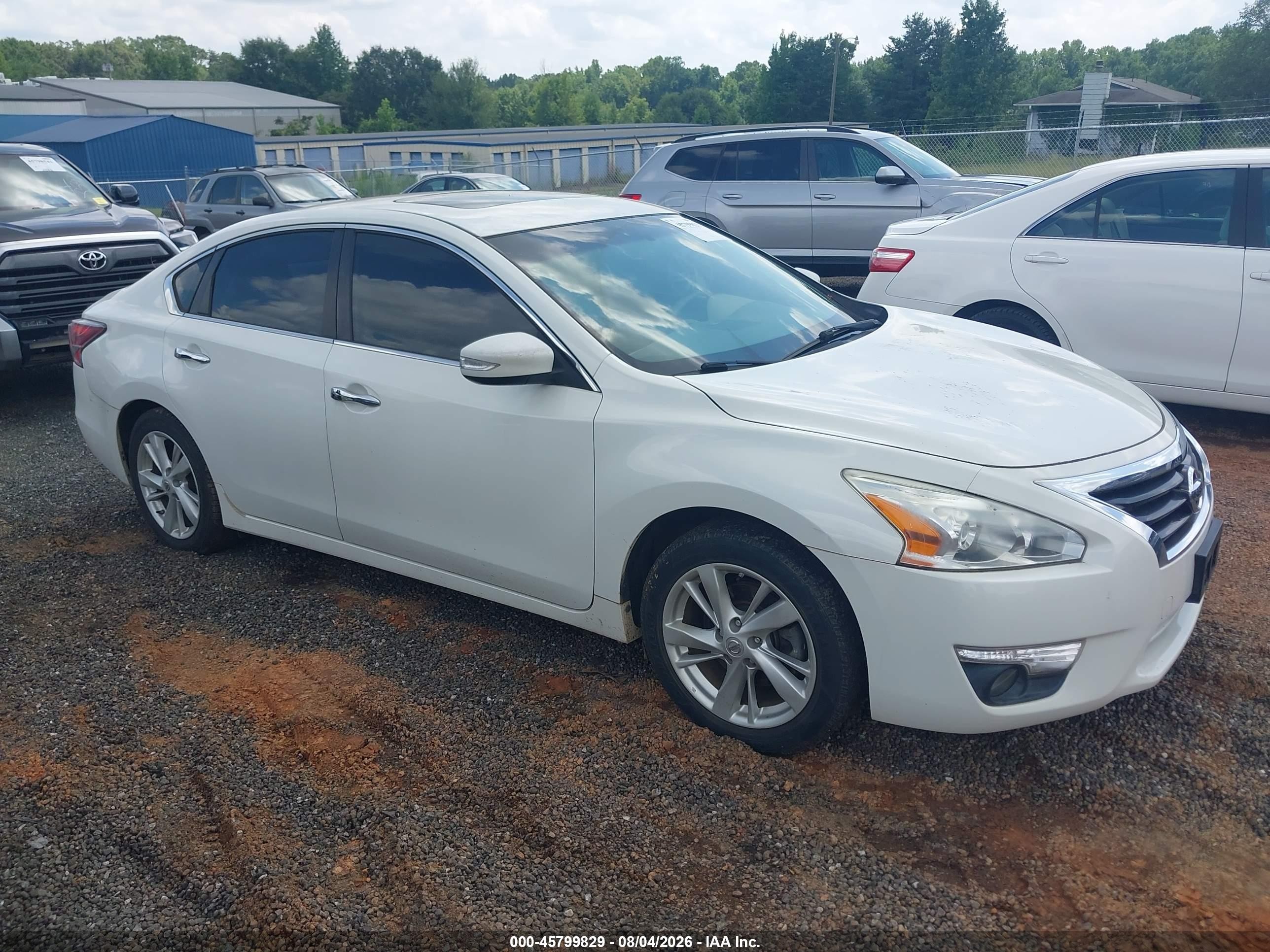 2014 Nissan Altima S, VIN 1N4AL3AP1EC182568 — Normal wear