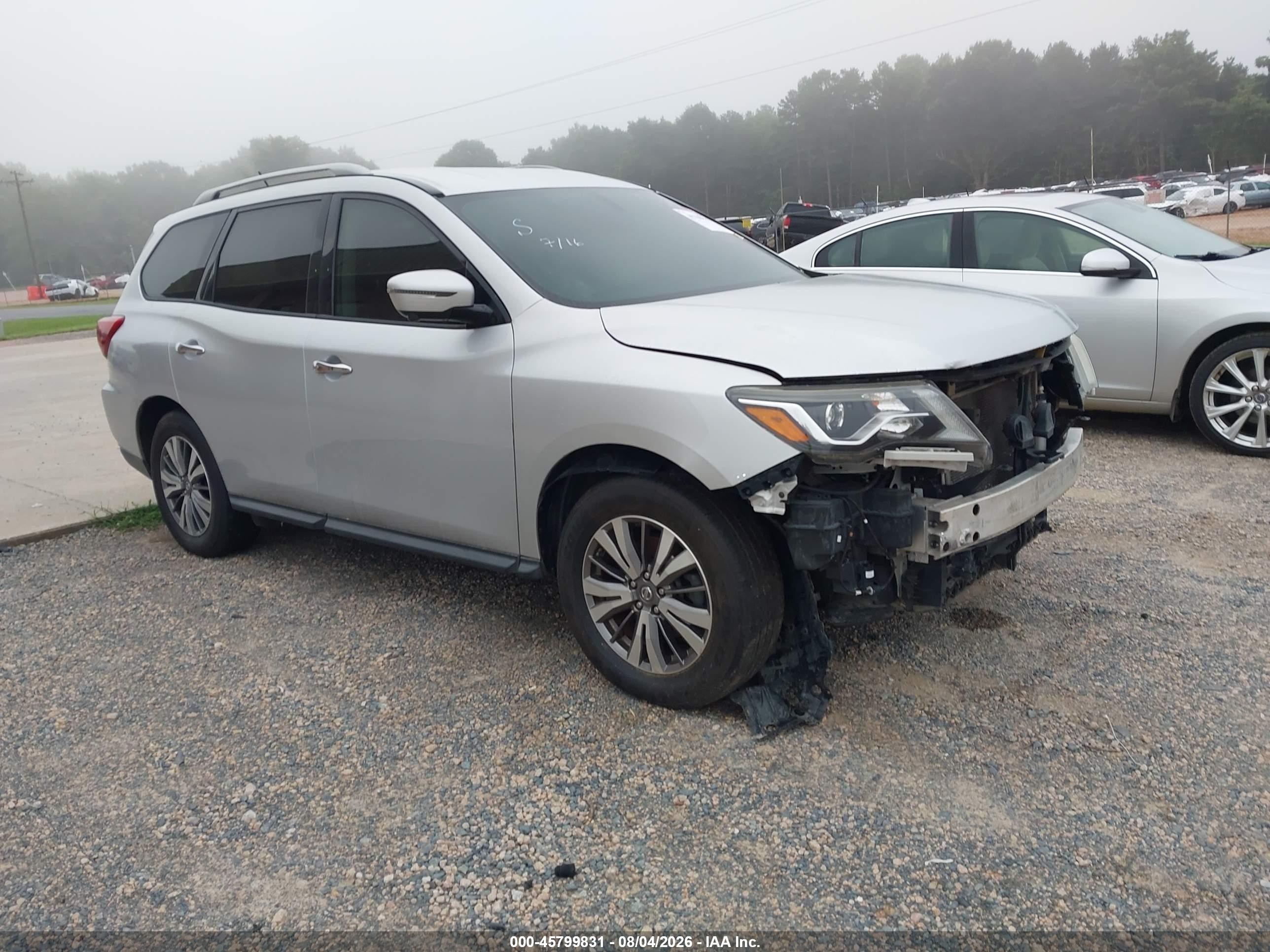 2018 Nissan Pathfinder SL, VIN 5N1DR2MM2JC624121 — Normal wear
