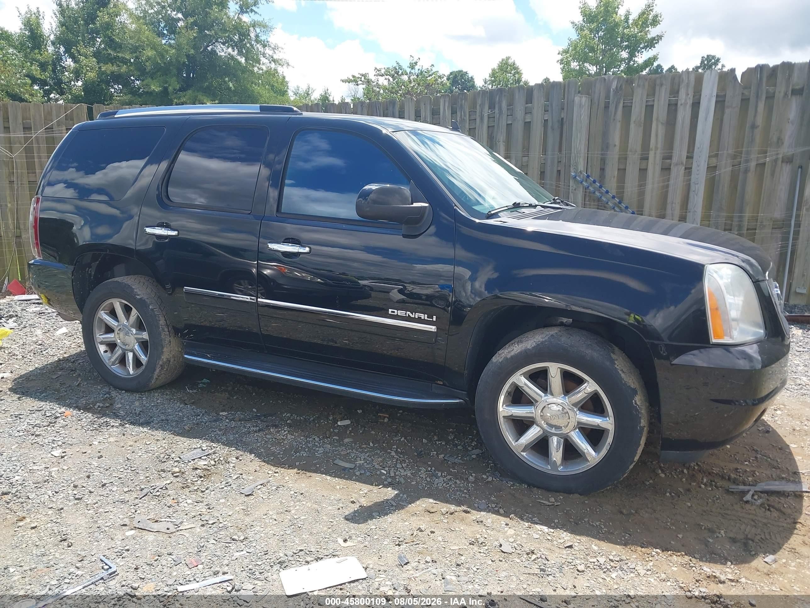 2011 GMC Yukon Denali, VIN 1GKS2EEF2BR308352 — Обычный износ