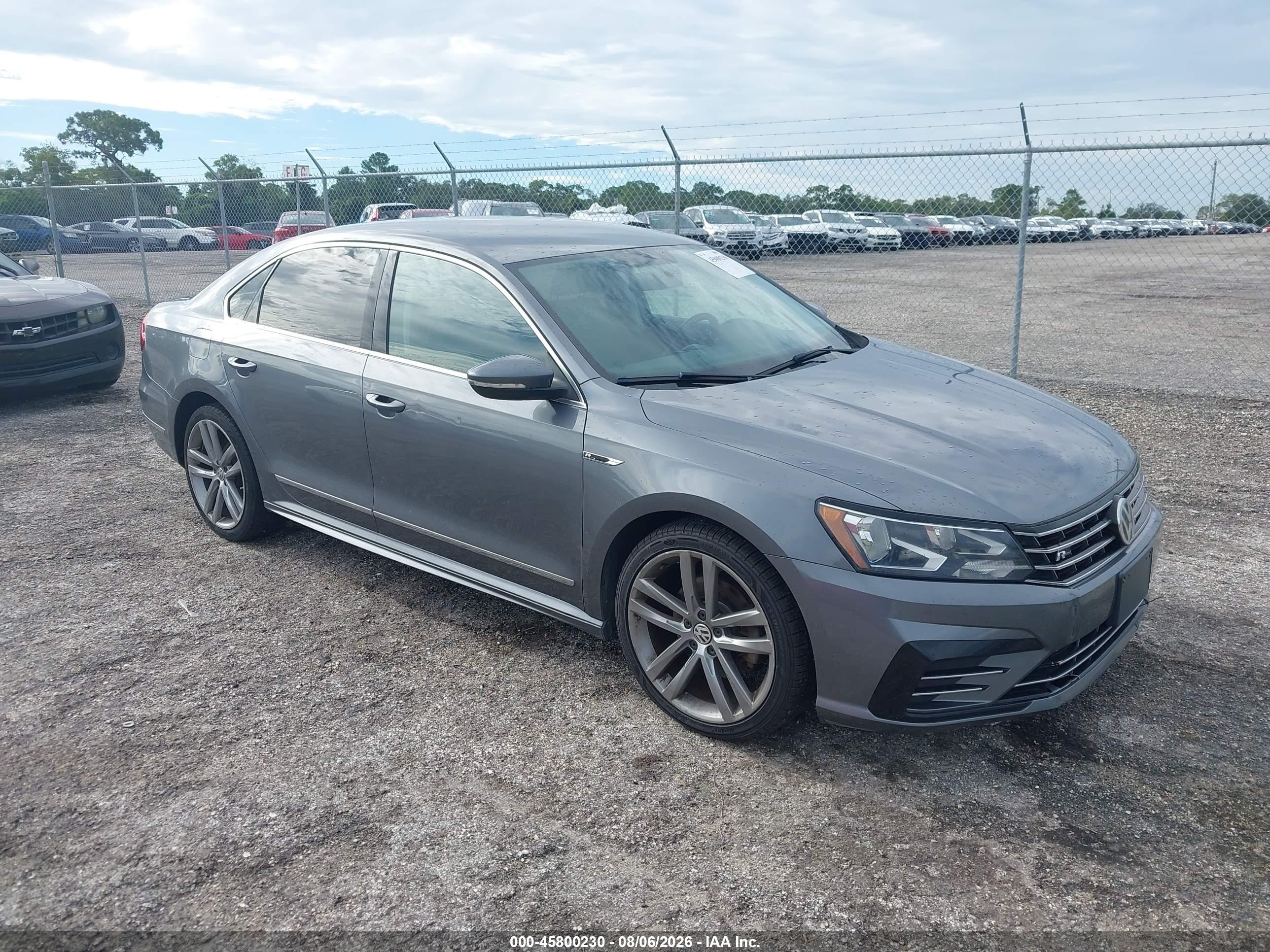 2017 Volkswagen Passat R-Line, VIN 1VWDT7A34HC050451 — Normal wear