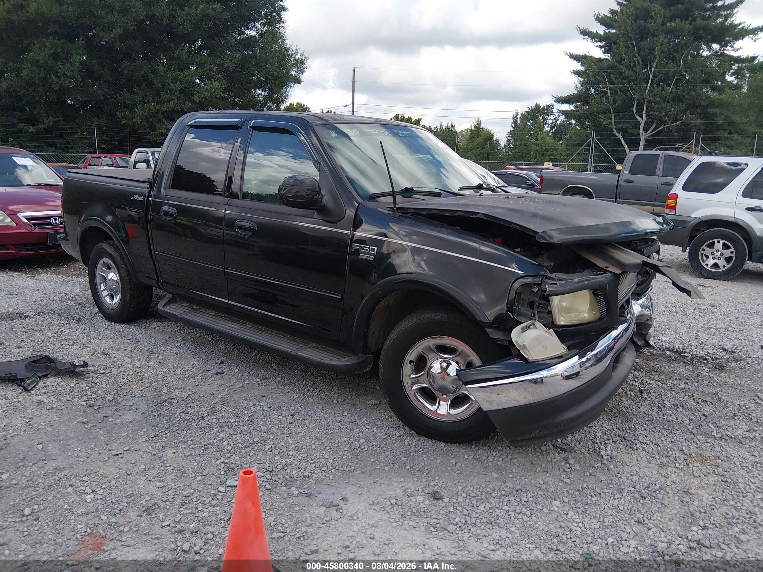 2003 Ford F-150 XLT, VIN 1FTRW07L33KB99723 — Front end