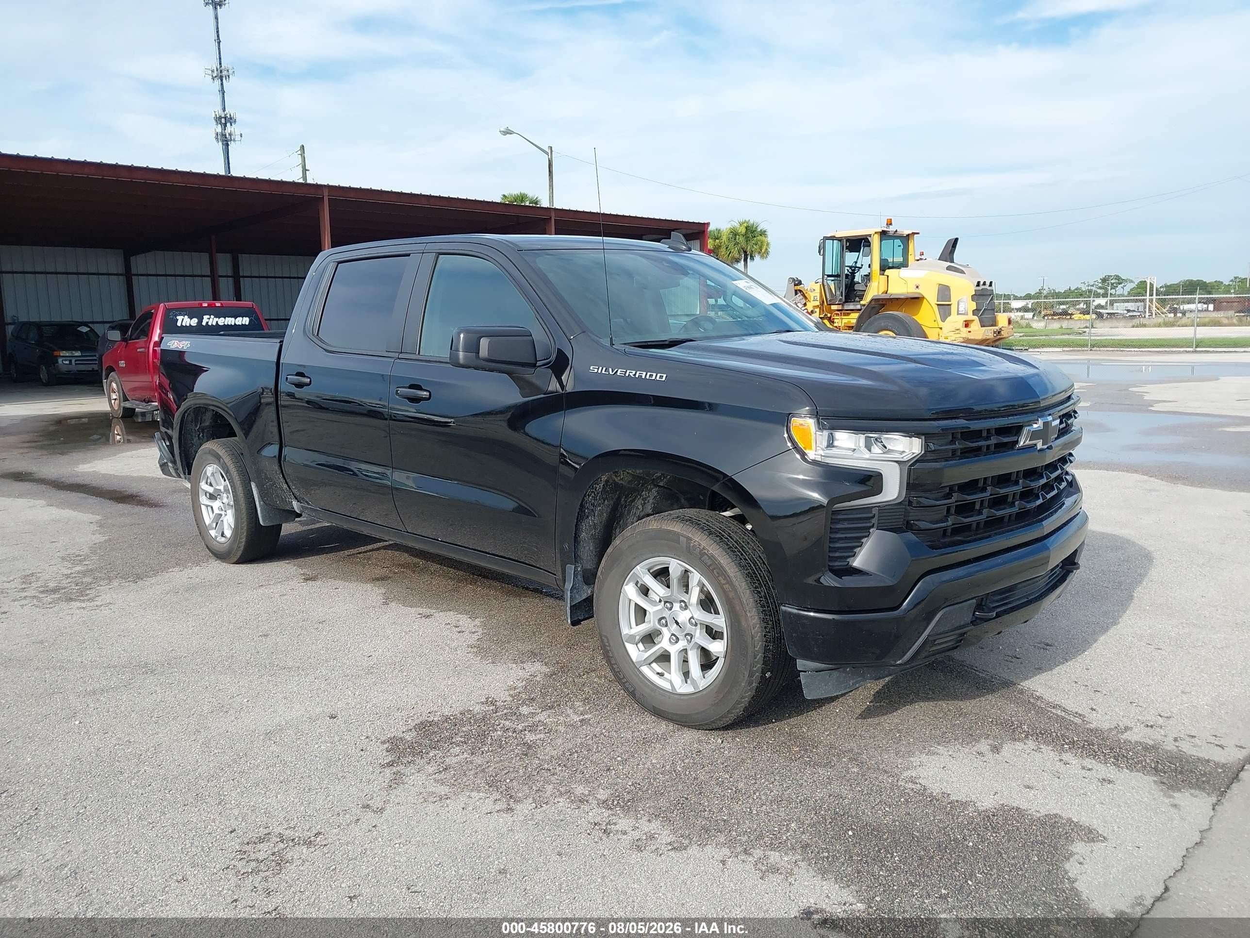 2026 Chevrolet Silverado 1500 RST, VIN 1GCUKEED6TZ174711 — Rear end