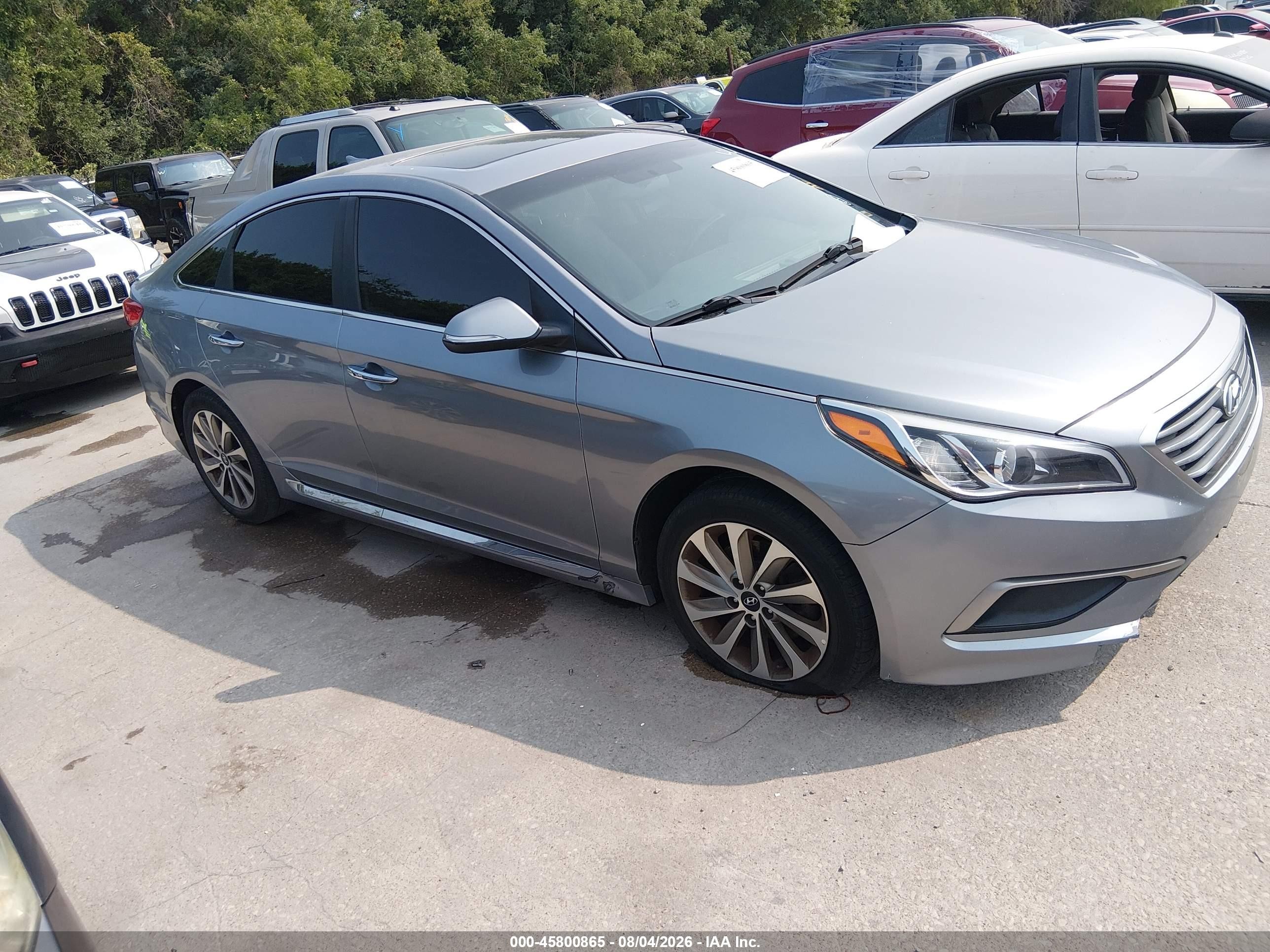 2016 Hyundai Sonata Sport, VIN 5NPE34AFXGH370098 — Normal wear