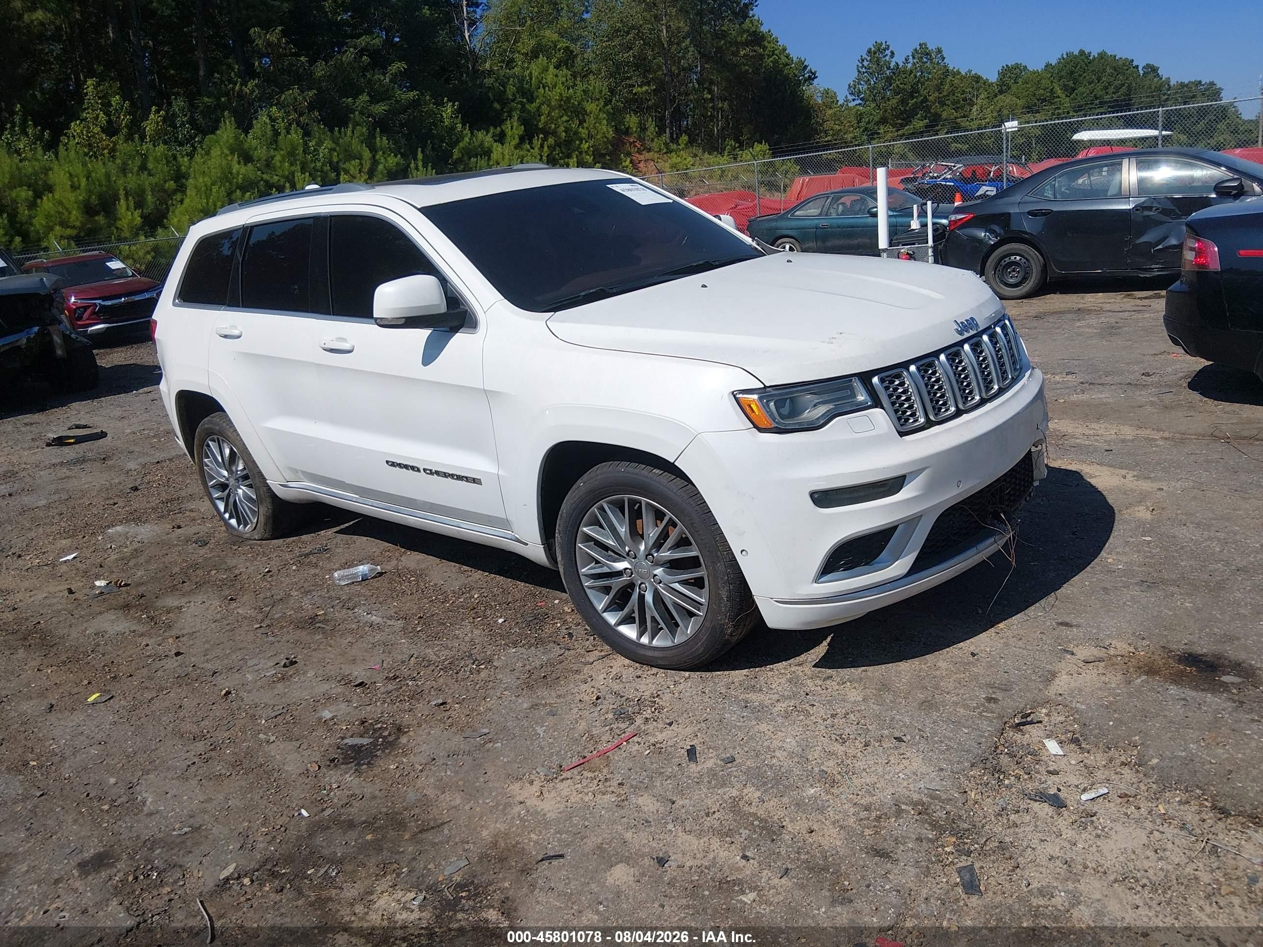 2017 Jeep Grand Cherokee Summit, VIN 1C4RJEJGXHC614660 — Перед