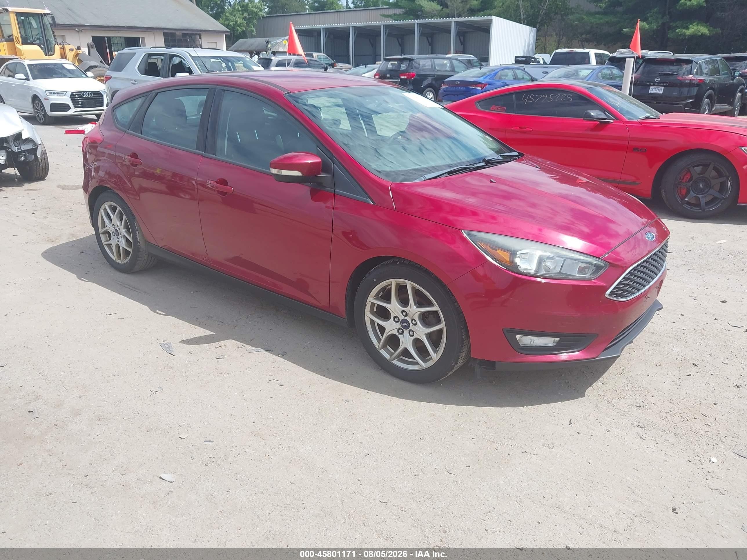 2015 Ford Focus SE, VIN 1FADP3K23FL245207 — Normal wear