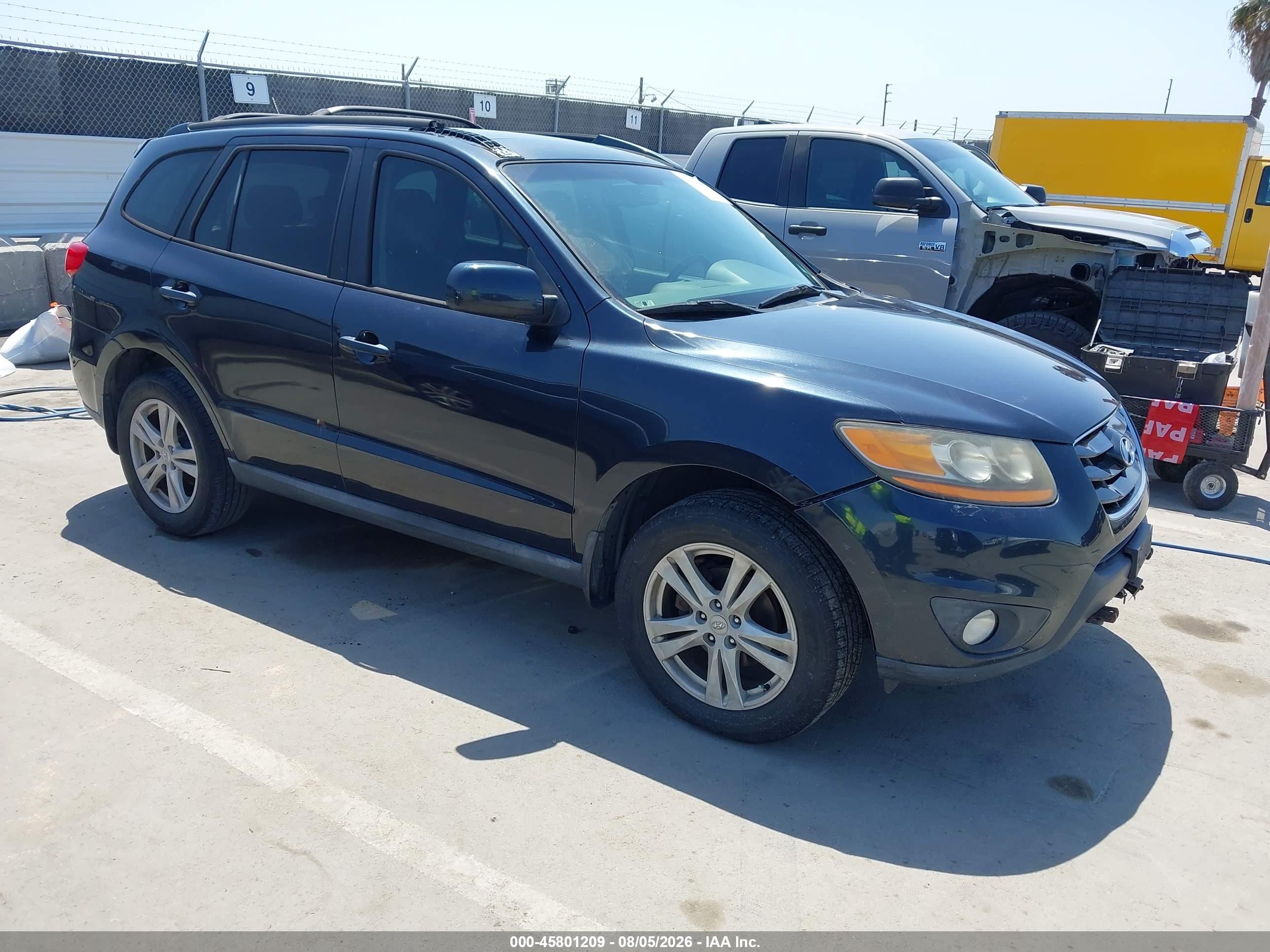 2011 Hyundai Santa Fe SE, VIN 5XYZH4AG4BG006044 — Front end