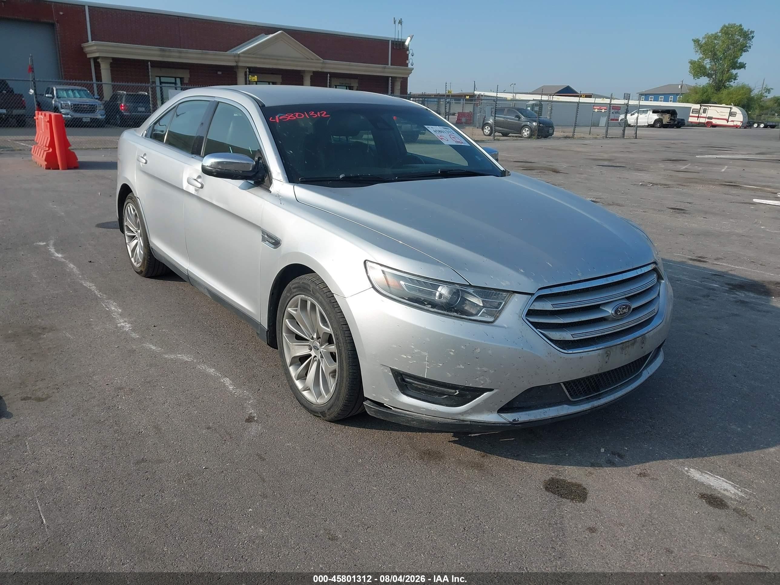 2019 Ford Taurus Limited, VIN 1FAHP2F87KG109871 — Front end