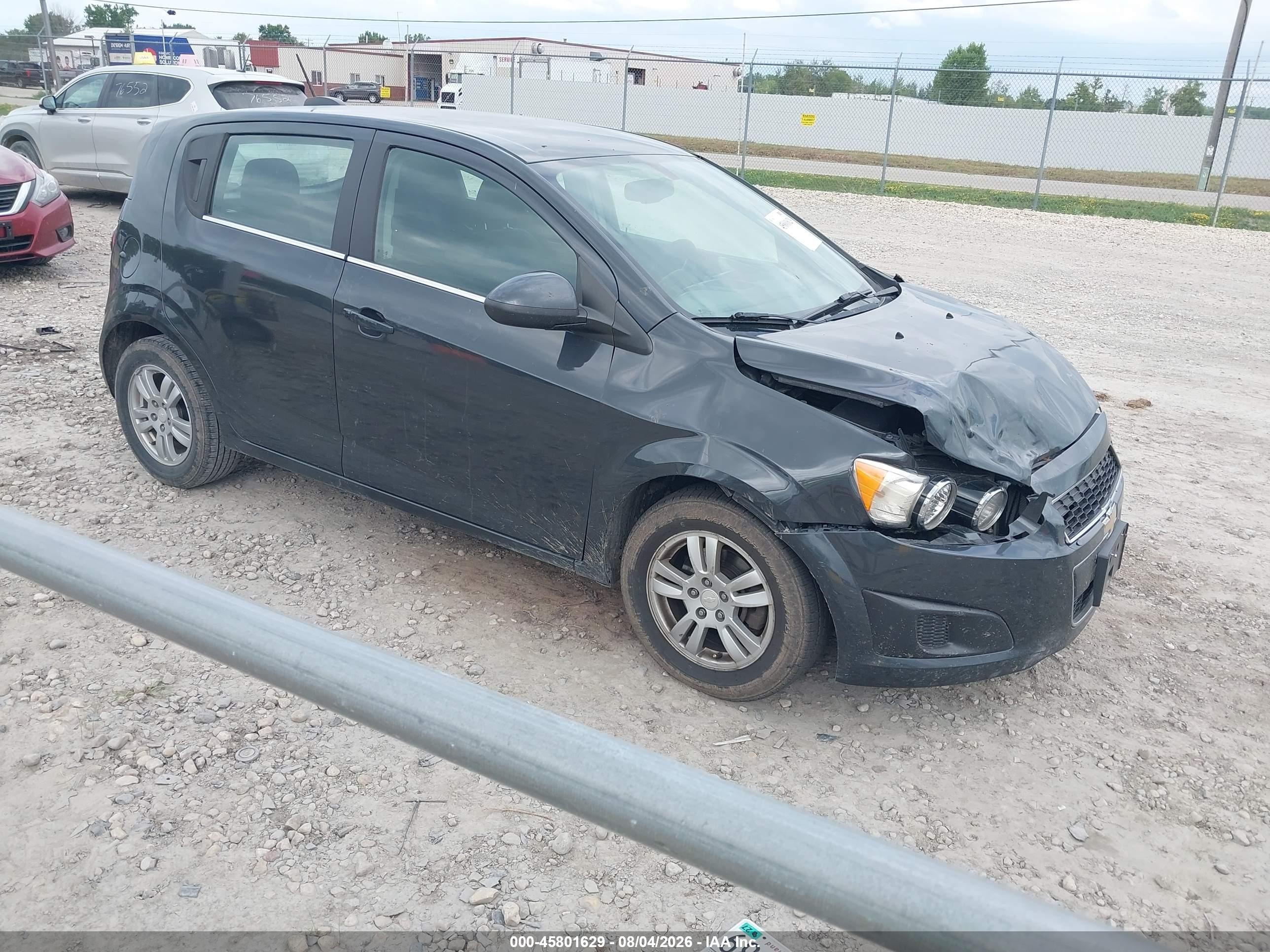 2015 Chevrolet Sonic LT, VIN 1G1JC6SH2F4146878 — Перед