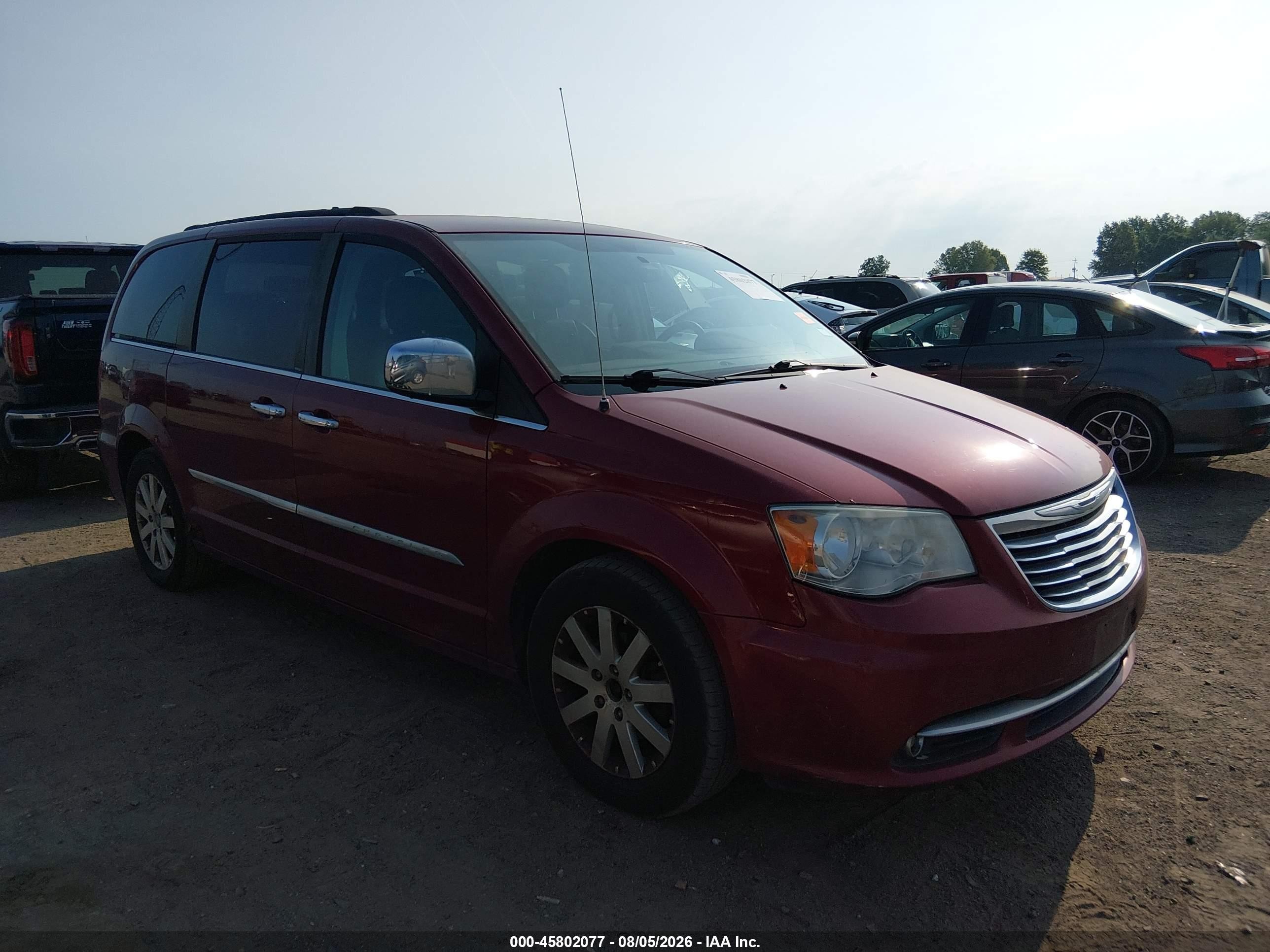 2011 Chrysler Town & Country Touring L, VIN 2A4RR8DG3BR666128 — Normal wear