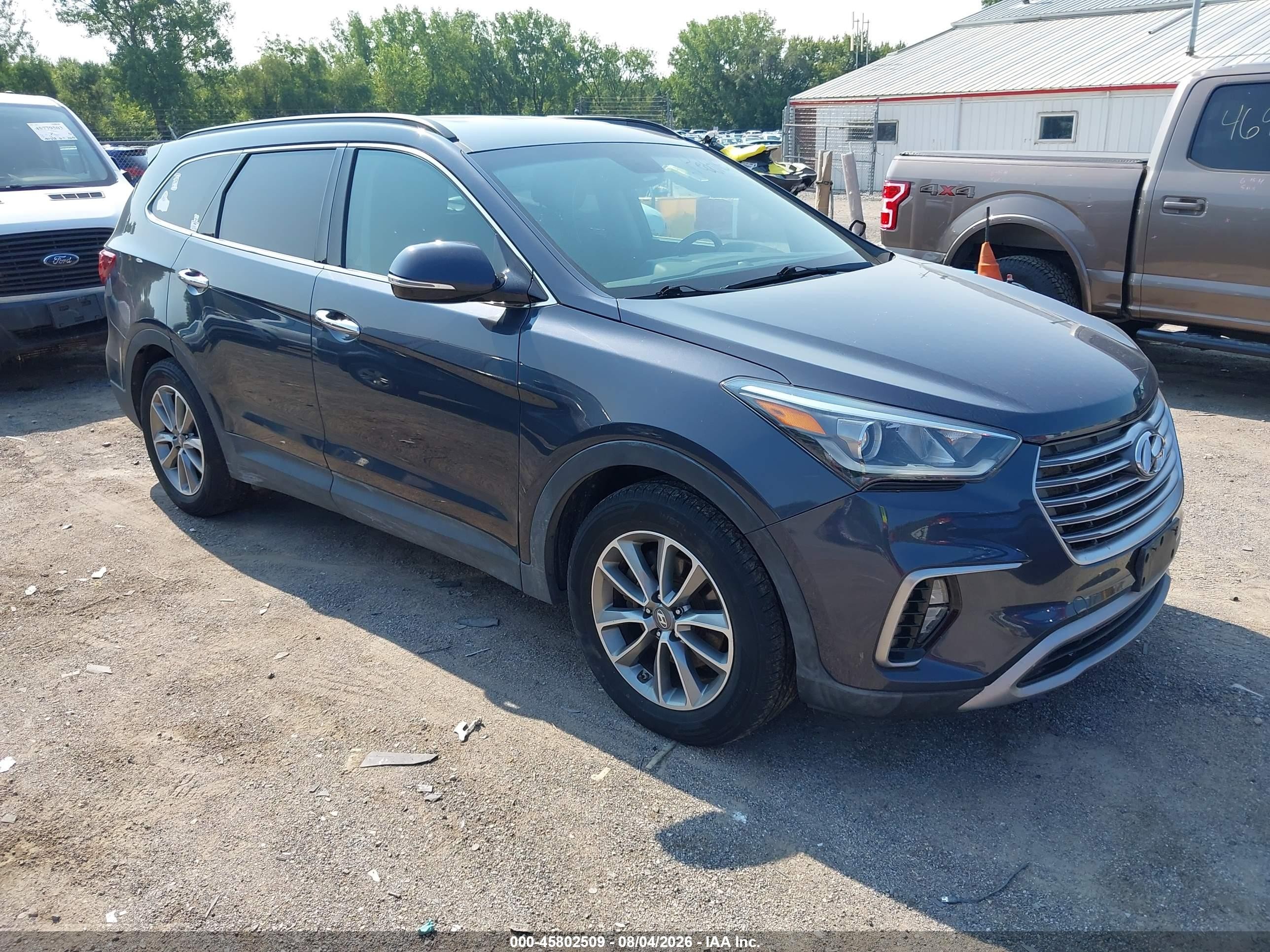2017 Hyundai Santa Fe Limited, VIN KM8SNDHF5HU233821 — Normal wear