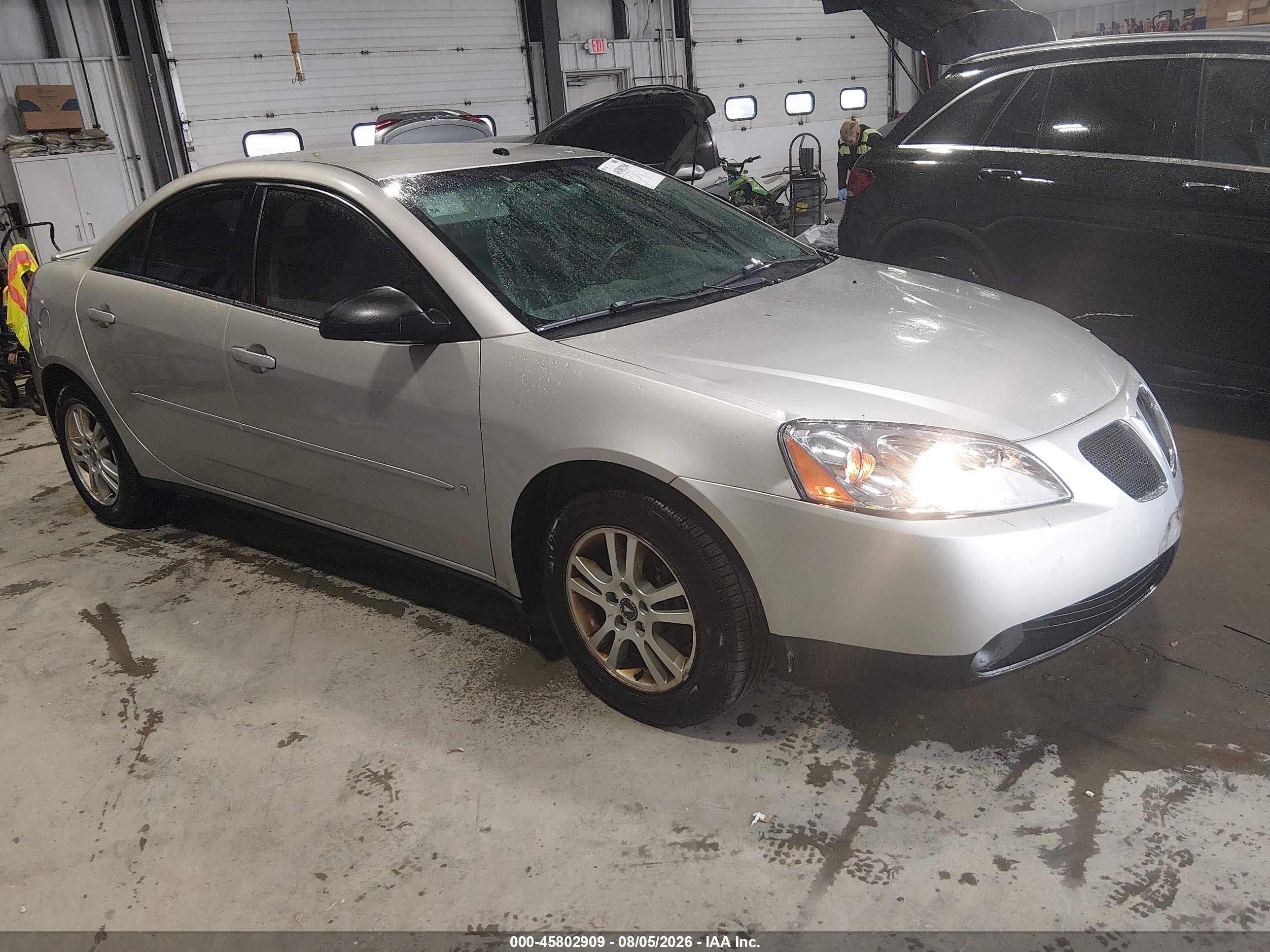 2006 Pontiac G6 6-Cyl, VIN 1G2ZG558164103223 — Front end