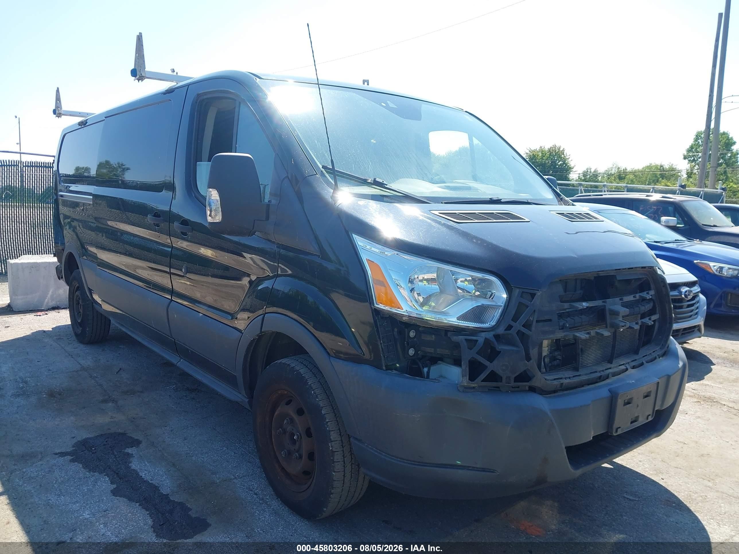 2016 Ford Transit Cargo, VIN 1FTYR2YM3GKA06630 — Зад