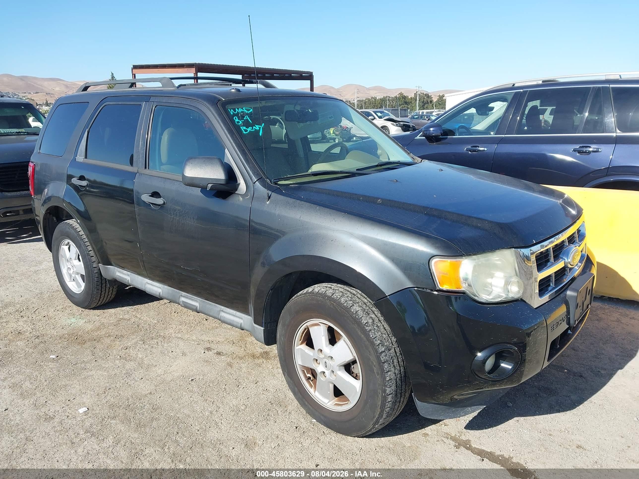 2011 Ford Escape XLT, VIN 1FMCU0DG2BKA69736 — Normal wear