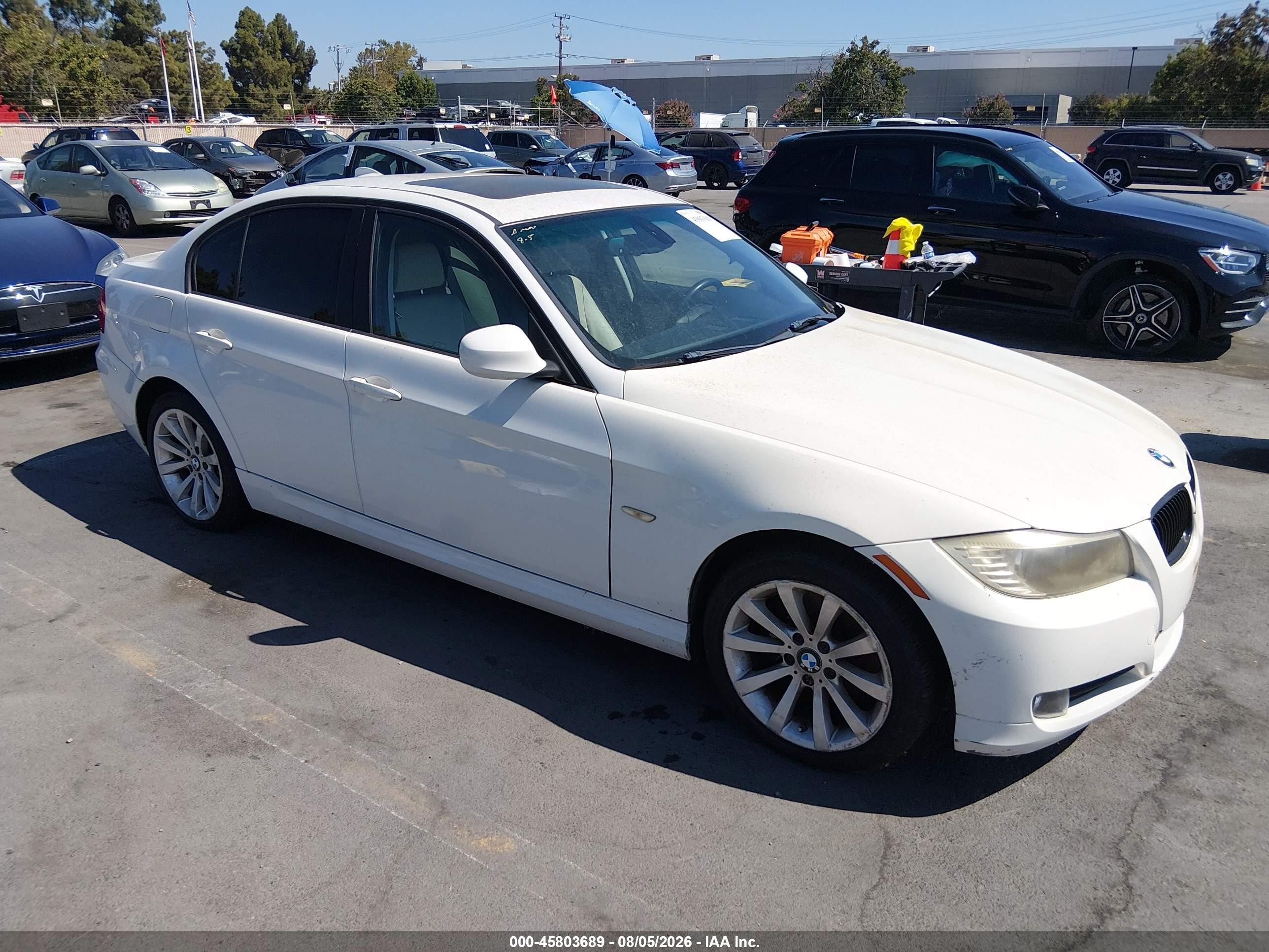 2011 BMW 3 Series 328i, VIN WBAPH5C58BA448699 — Normal wear