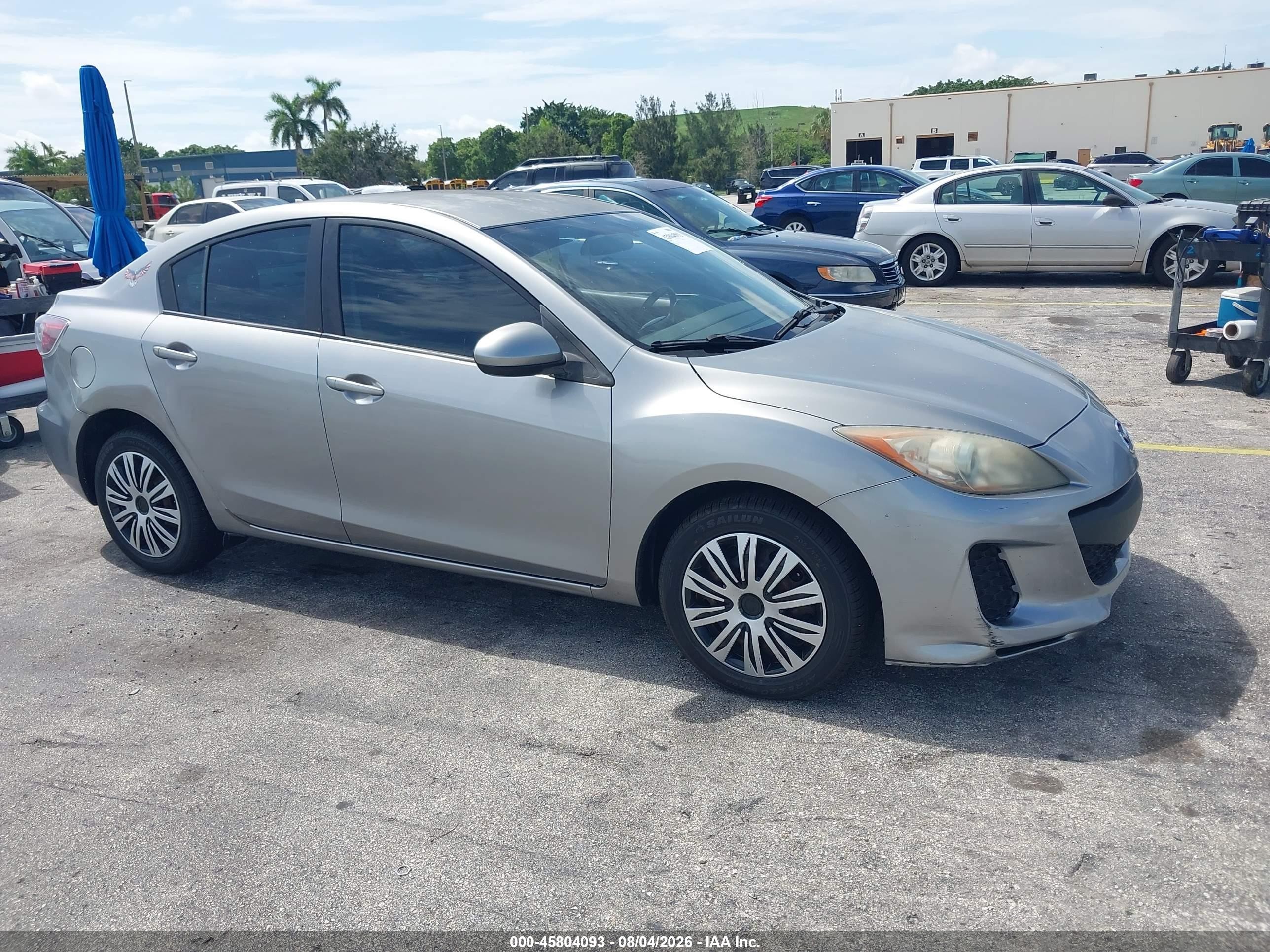 2013 Mazda 3 i Sport, VIN JM1BL1U76D1747812 — Normal wear