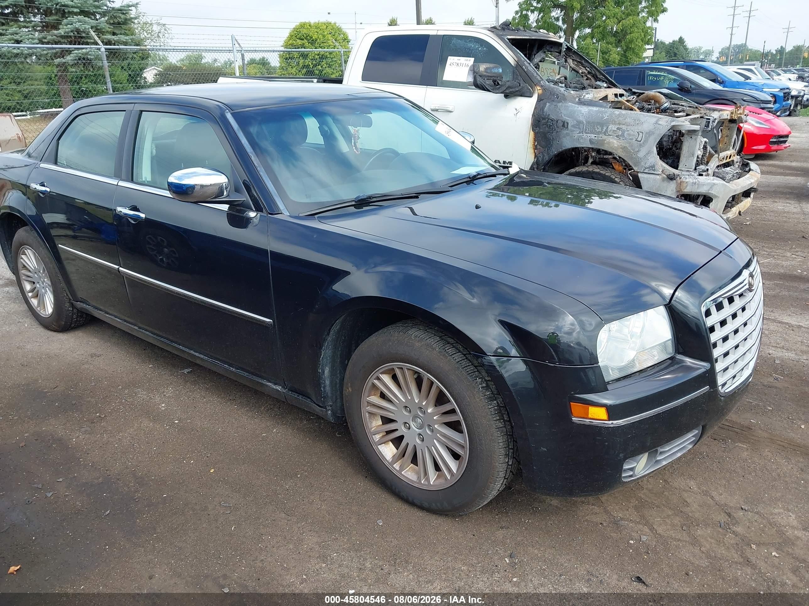 2010 Chrysler 300 Touring, VIN 2C3CA5CV8AH328038 — Normal wear