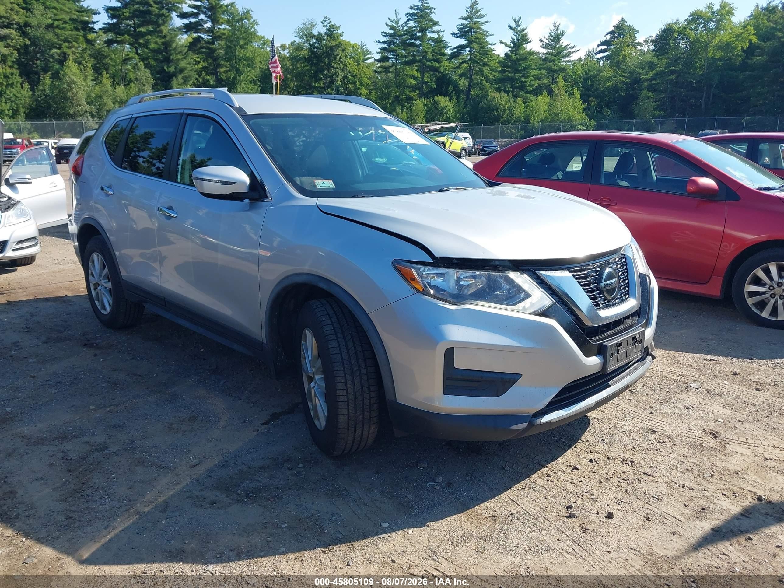 2018 Nissan Rogue SV, VIN JN8AT2MV1JW351628 — Normal wear