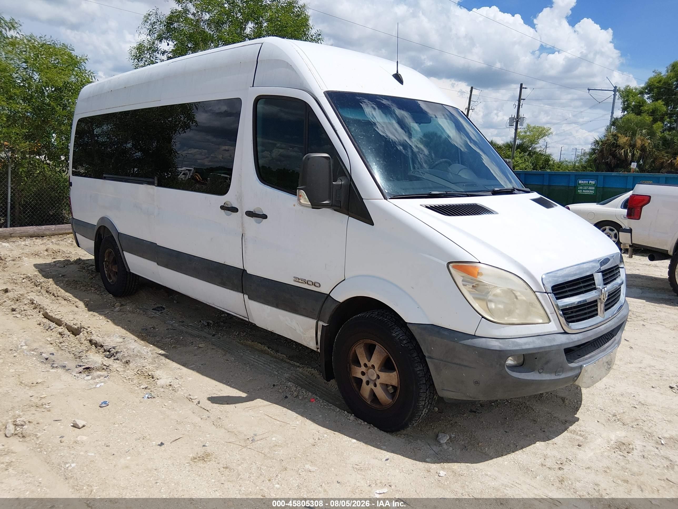 2008 Dodge Sprinter Passenger, VIN WDWPE845685331603 — Rear end