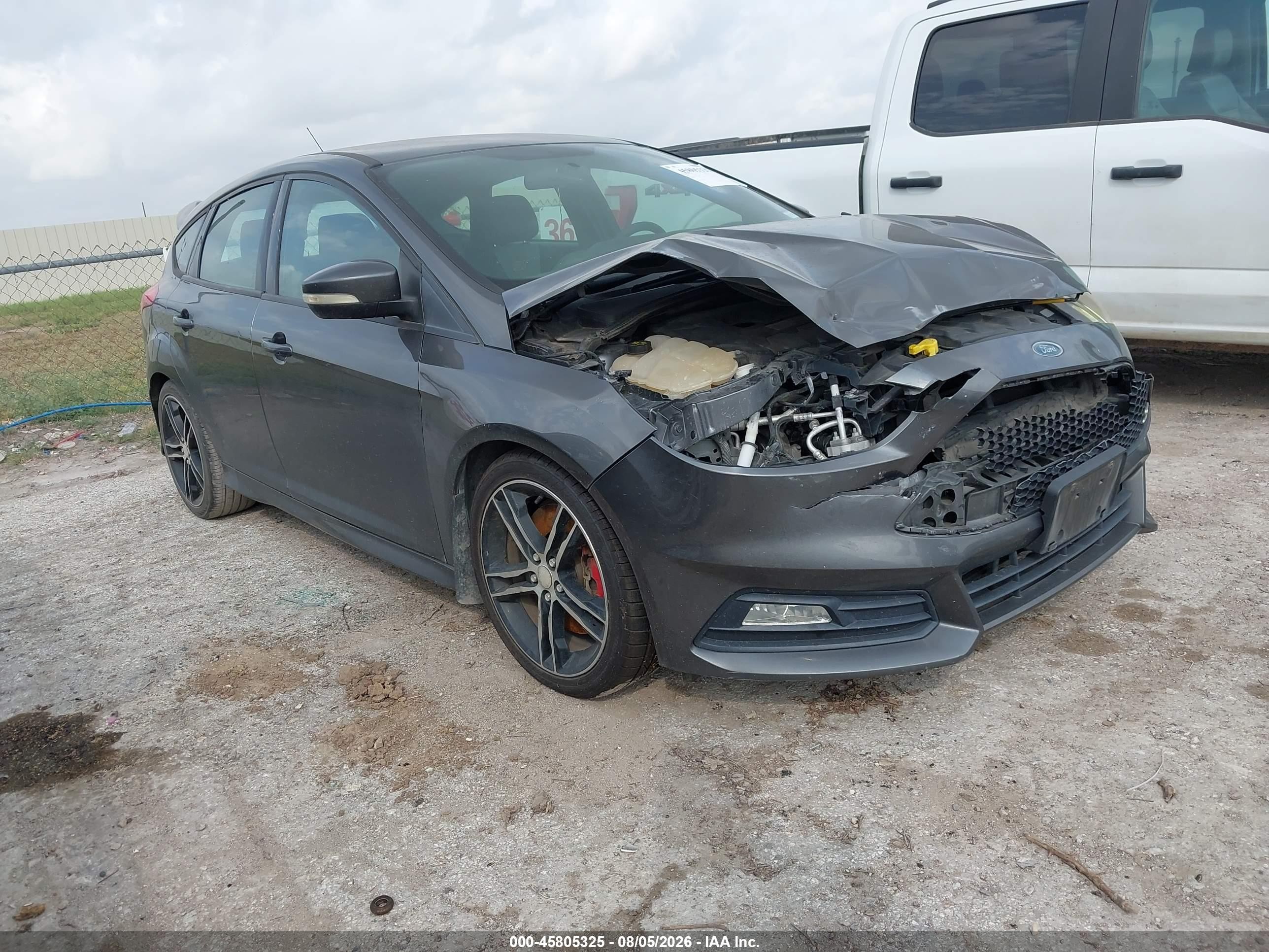 2016 Ford Focus ST, VIN 1FADP3L9XGL225839 — Normal wear