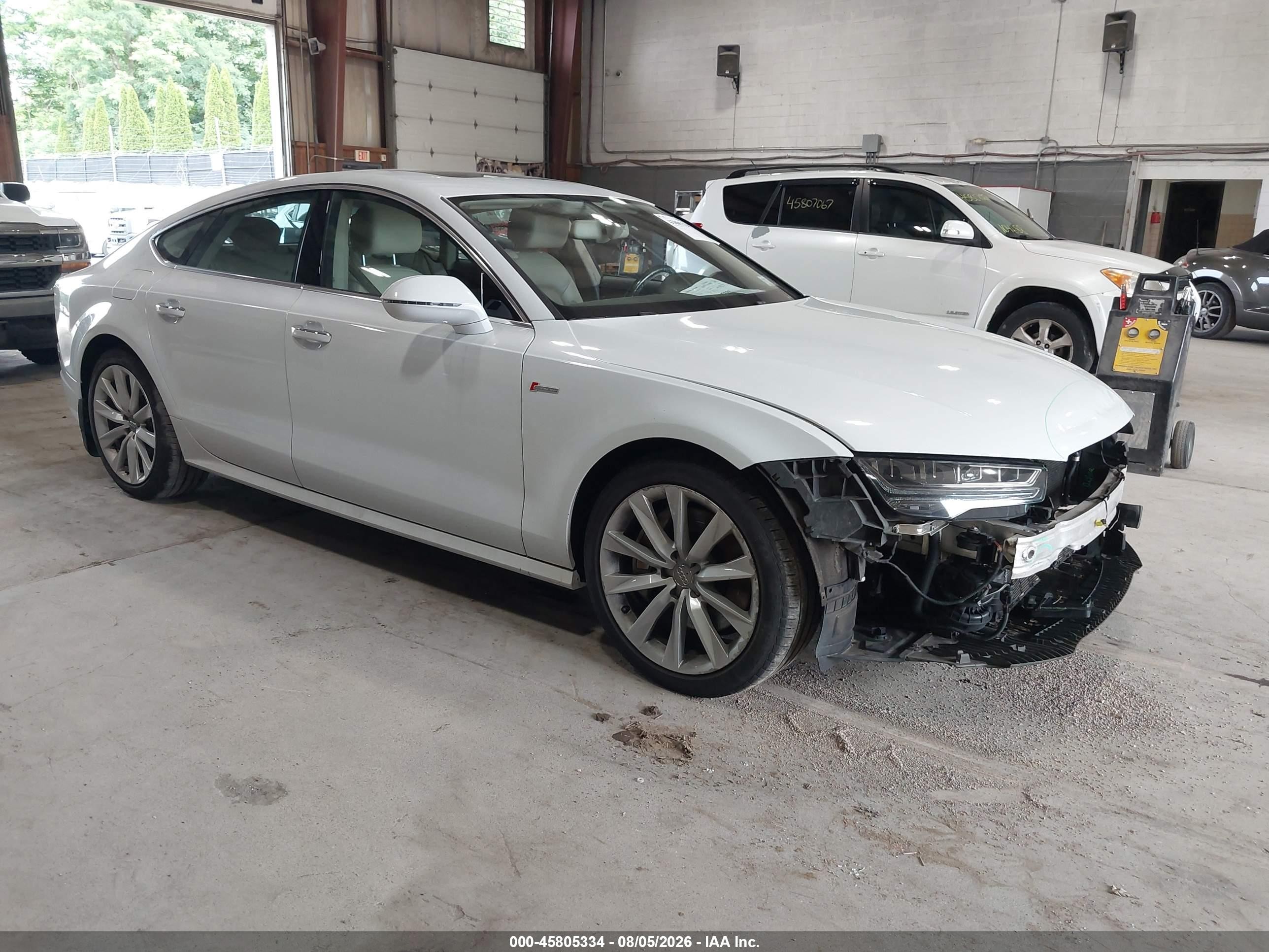 2016 Audi A7 Premium Plus, VIN WAUWGAFC7GN102497 — Перед