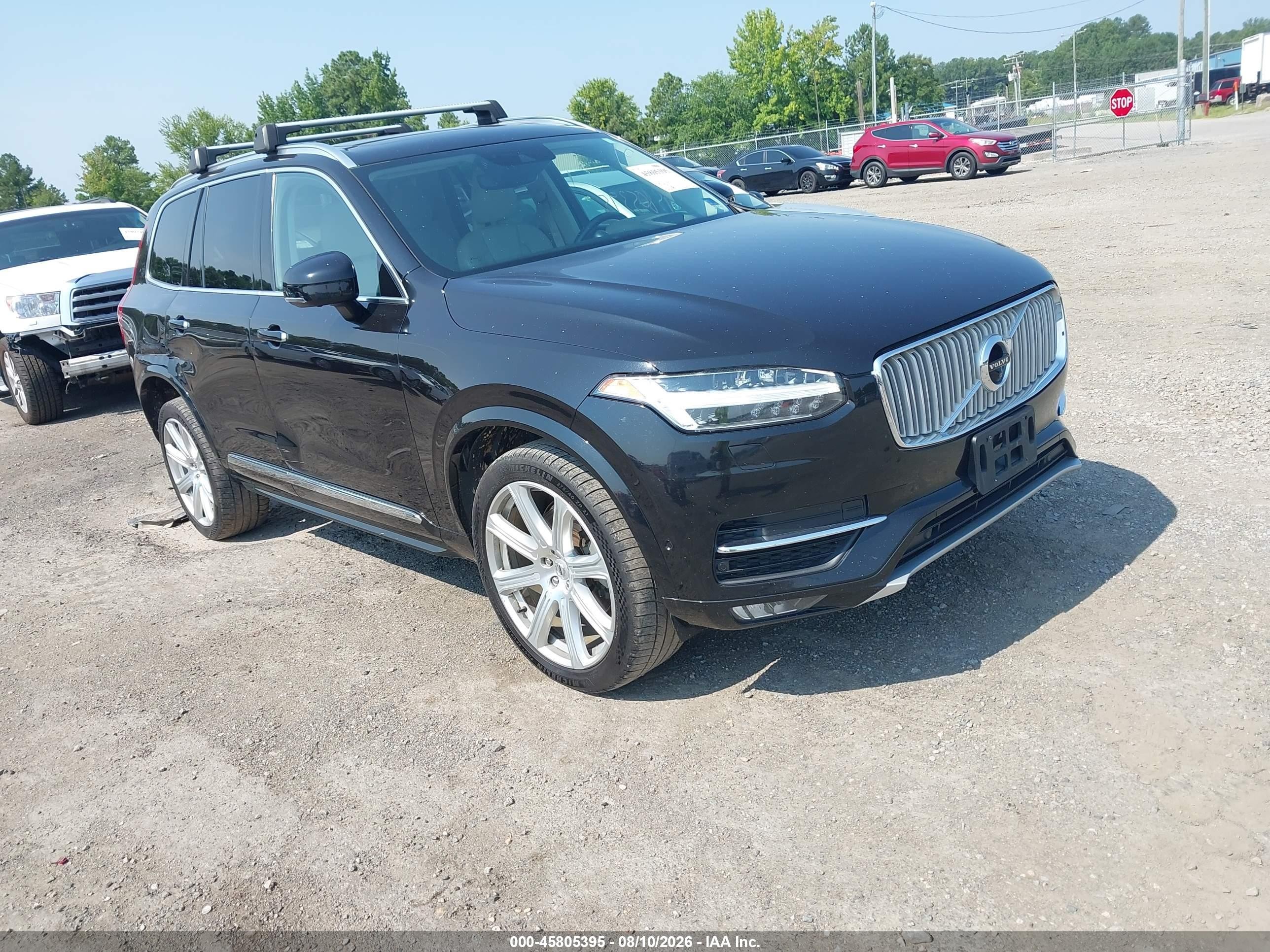 2017 Volvo XC90 Inscription, VIN YV4A22PL4H1165188 — Side
