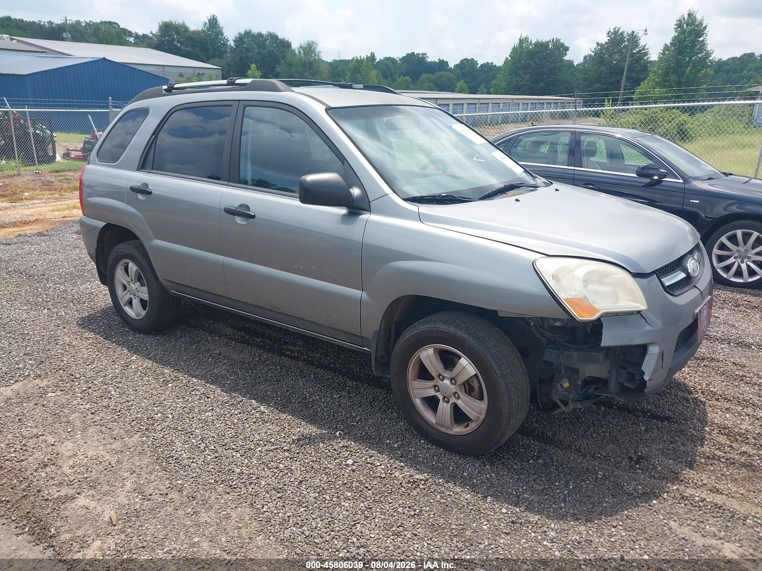 2010 Kia Sportage LX, VIN KNDKG3A40A7700925 — Front end