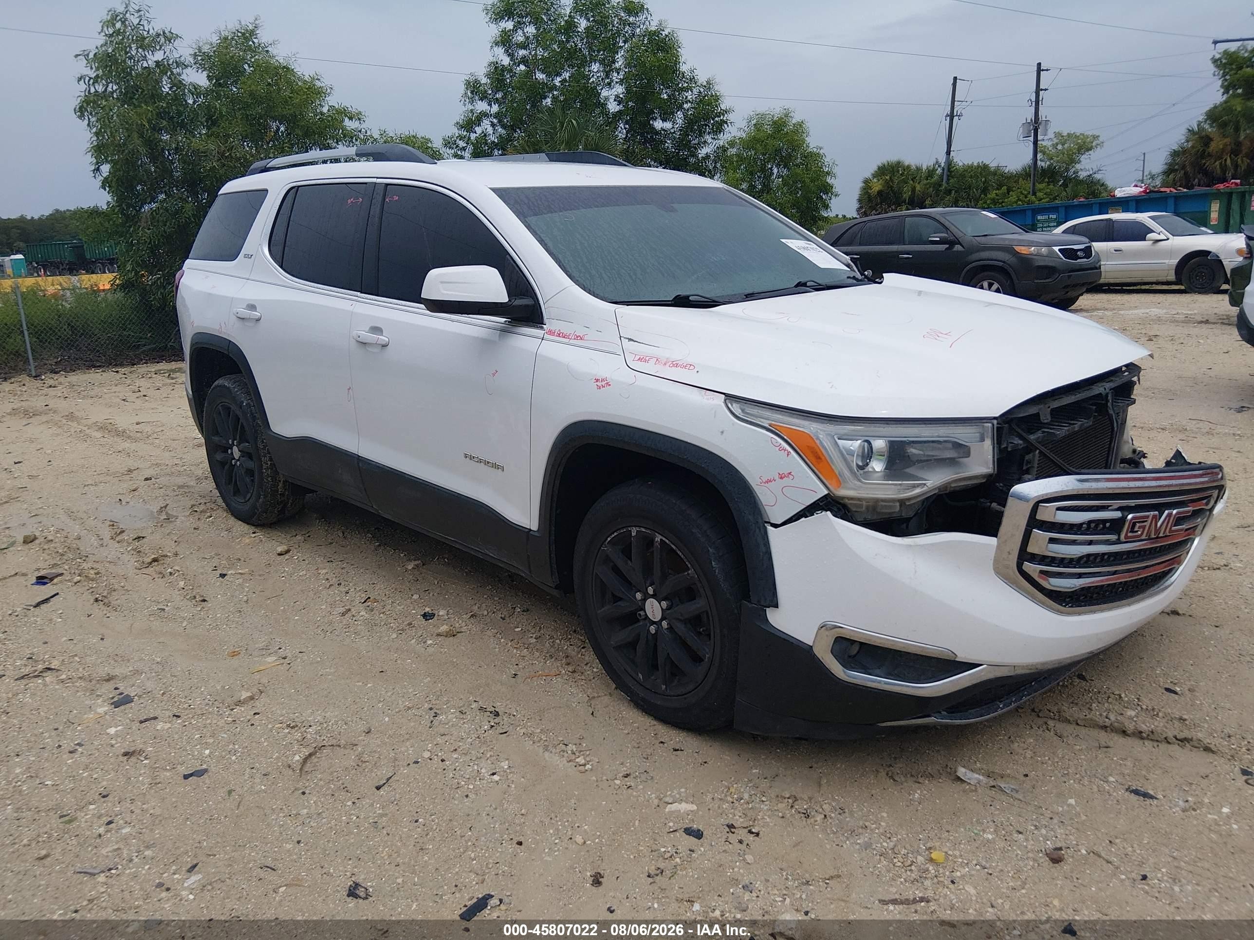 2018 GMC Acadia SLT, VIN 1GKKNMLS8JZ115316 — Front end