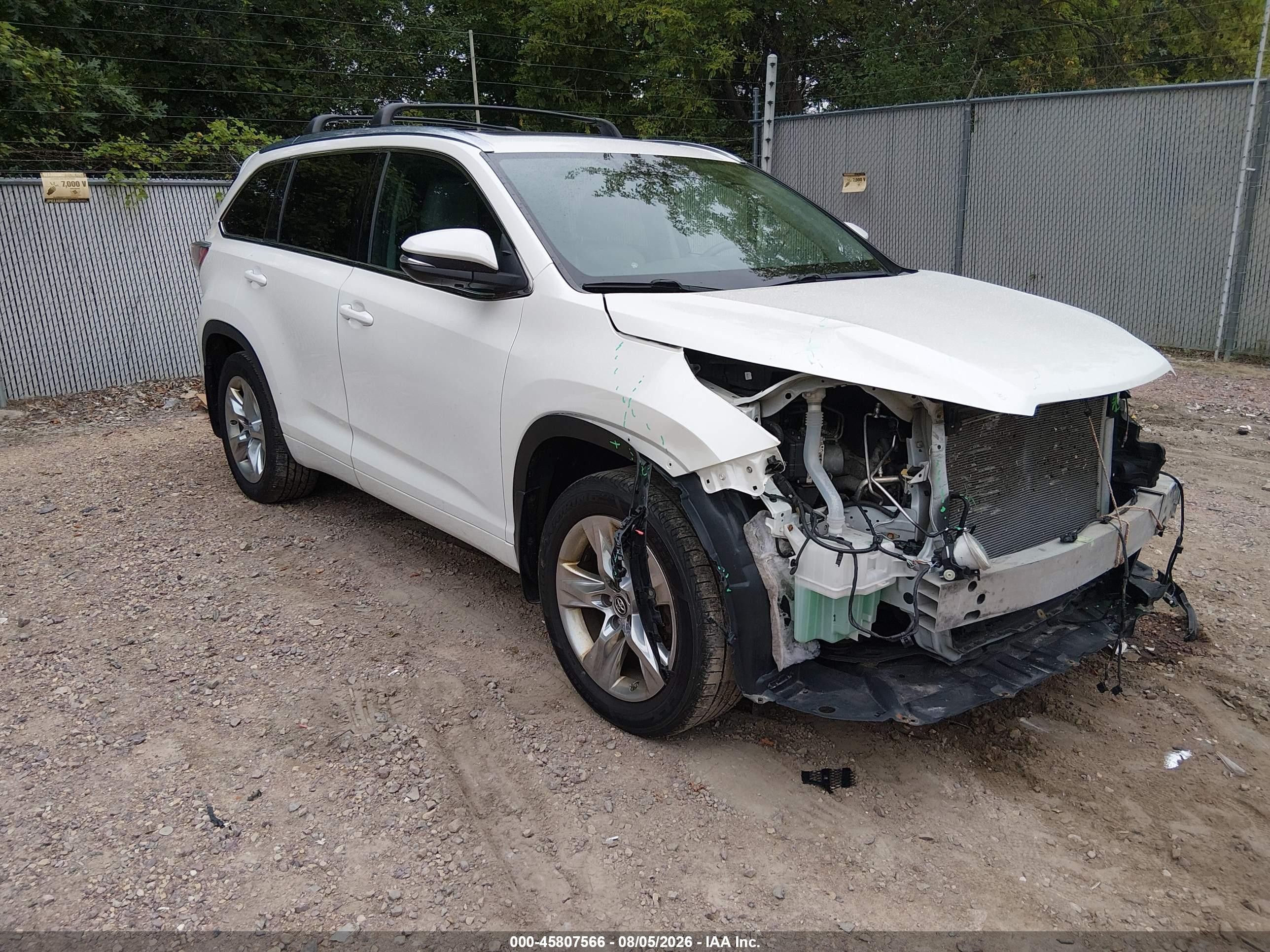 2016 Toyota Highlander Limited Platinum, VIN 5TDDKRFH4GS347710 — Front end