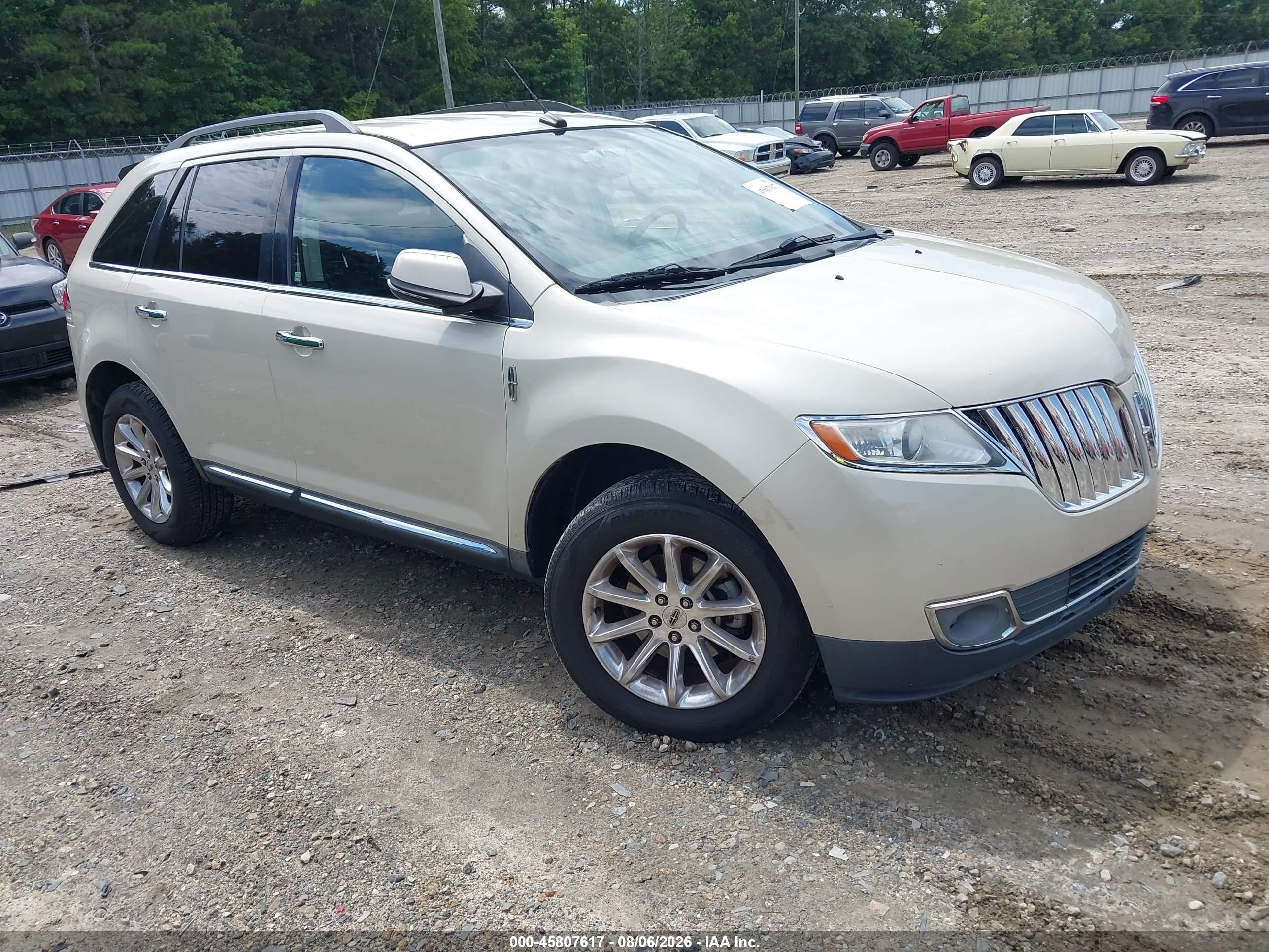 2015 Lincoln MKX, VIN 2LMDJ6JK3FBL34922 — Normal wear