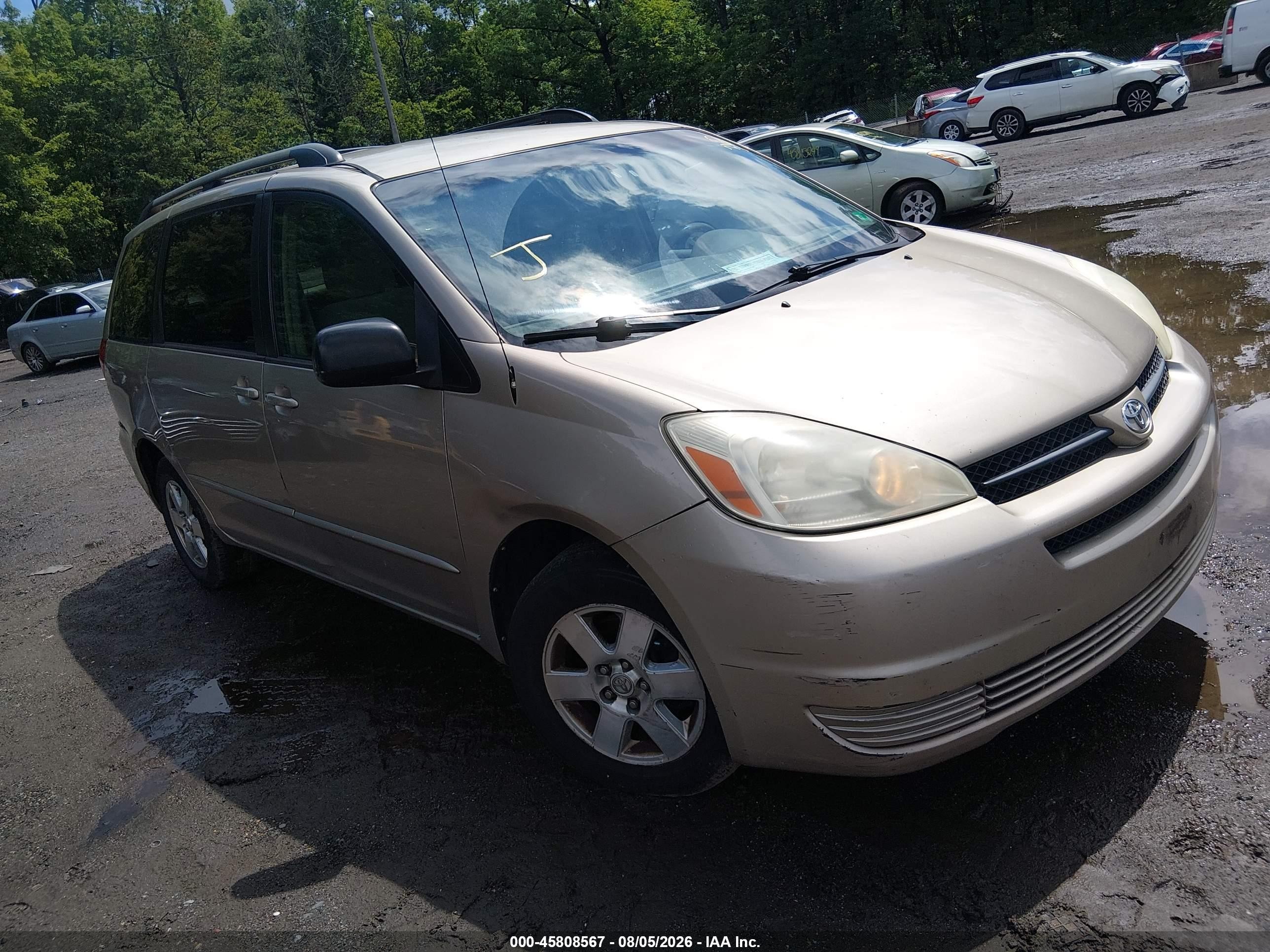2004 Toyota Sienna LE, VIN 5TDZA23C44S092139 — Normal wear