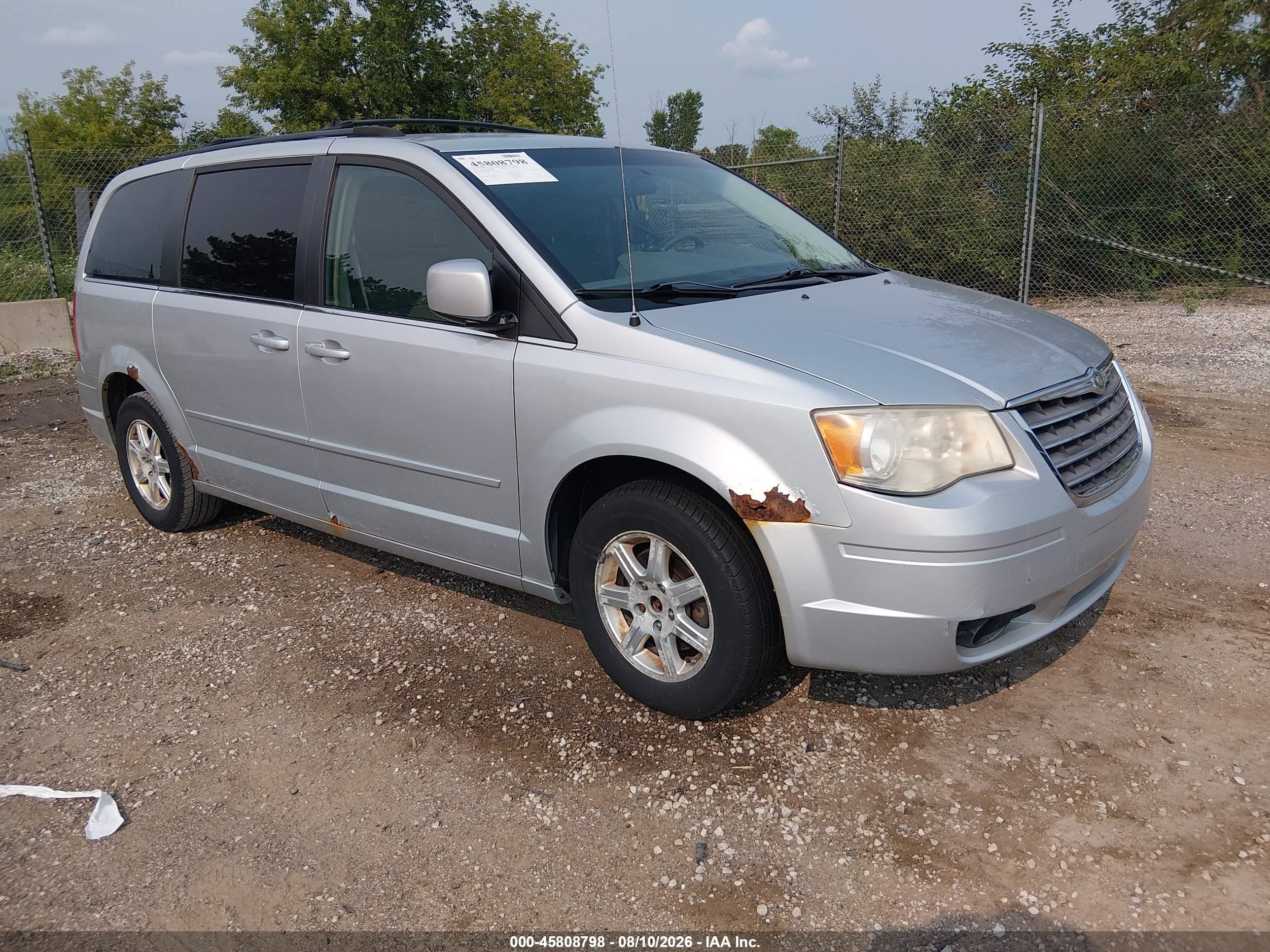 2008 Chrysler Town & Country Touring, VIN 2A8HR54P98R828362 — Normal wear