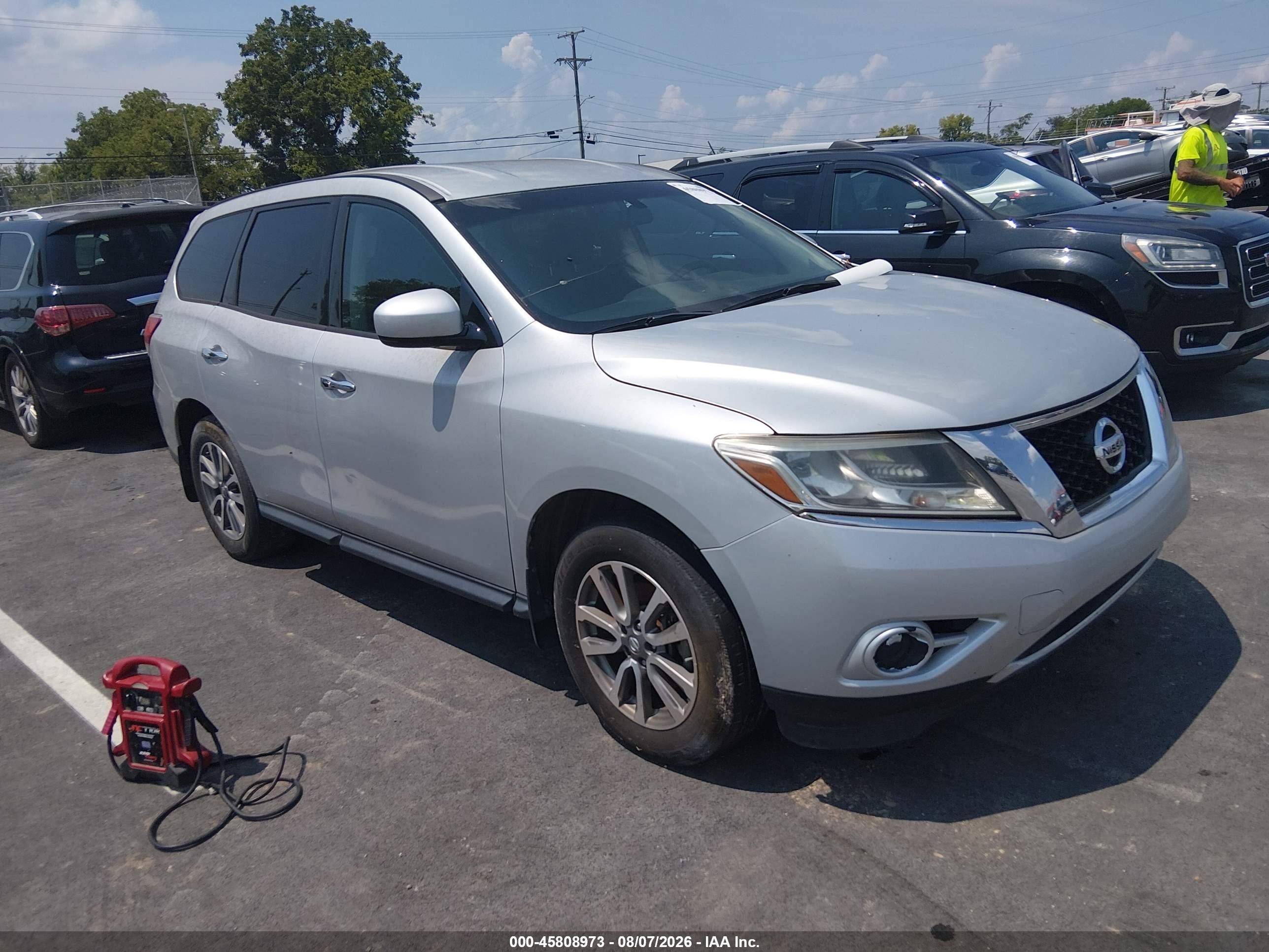 2013 Nissan Pathfinder S, VIN 5N1AR2MN7DC605726 — Normal wear